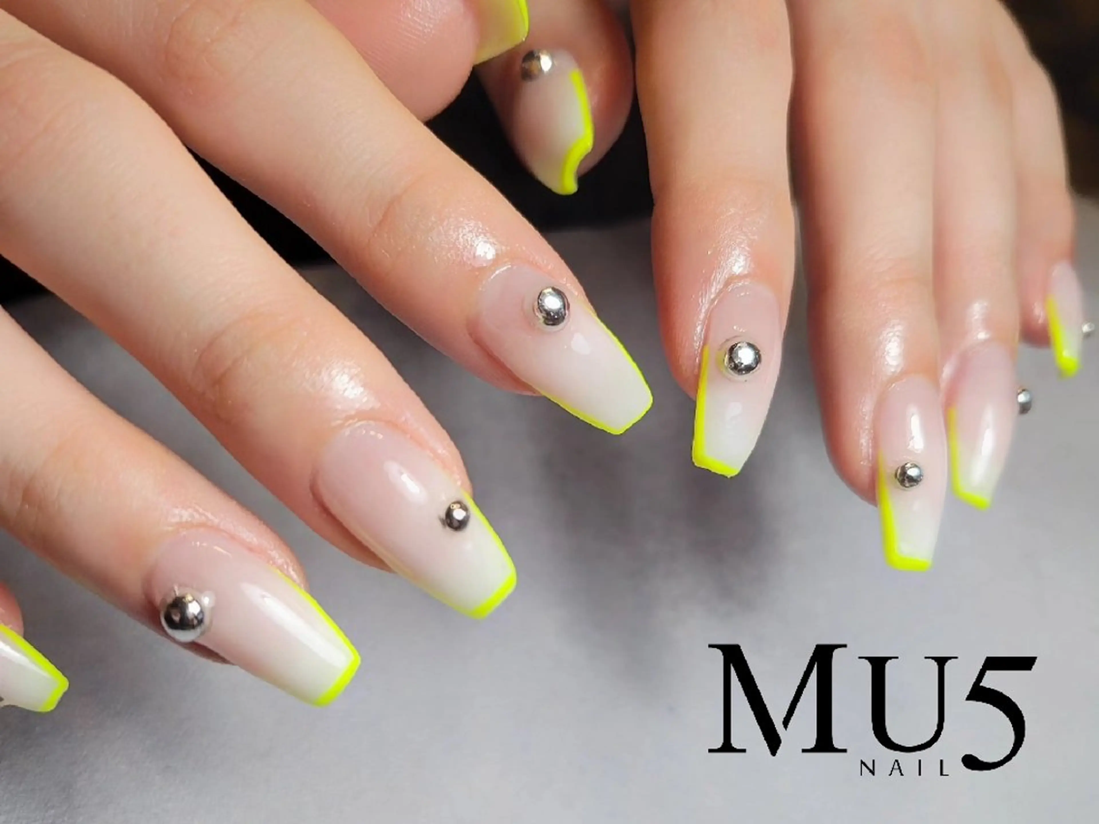 ネイル スカルプネイル MU5-nail 金山ネイルサロンのネイルデザイン