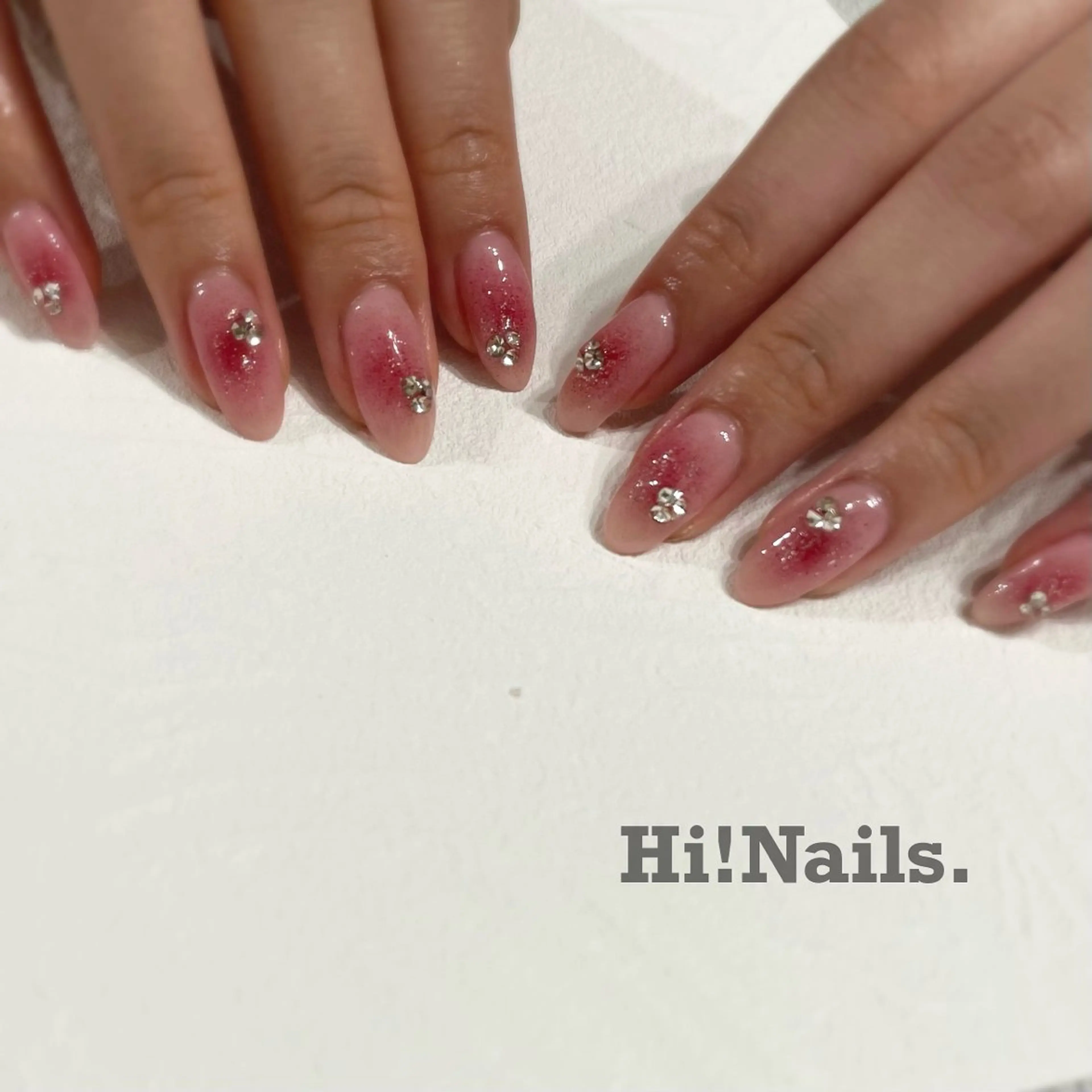 ネイル チークネイル ストーンネイル ワンホンネイル Hi!Nails /Shizuka☺︎のネイルデザイン