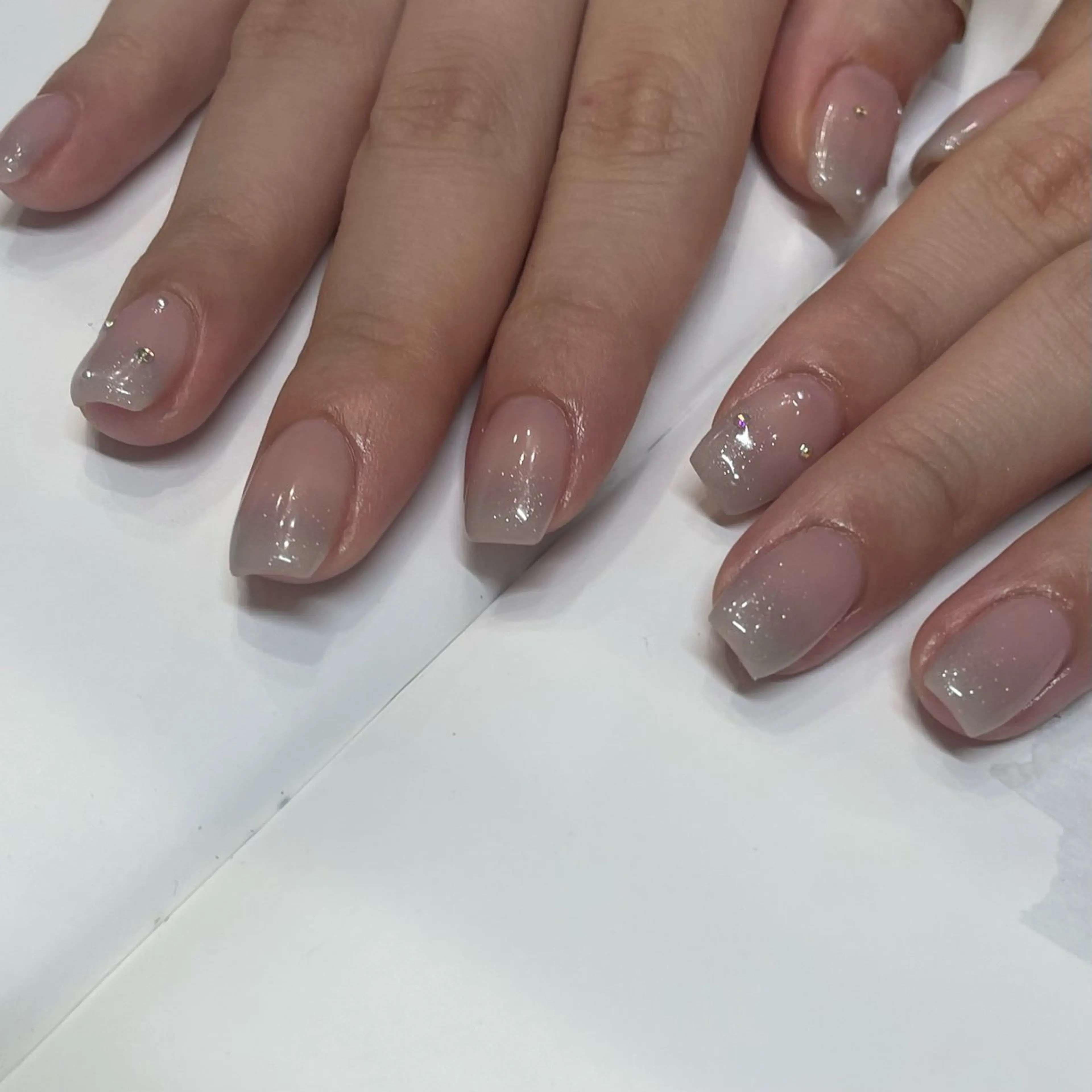 ネイル グラデーション ネイルズシャトン🪡 ネイリスト齊藤のネイルデザイン