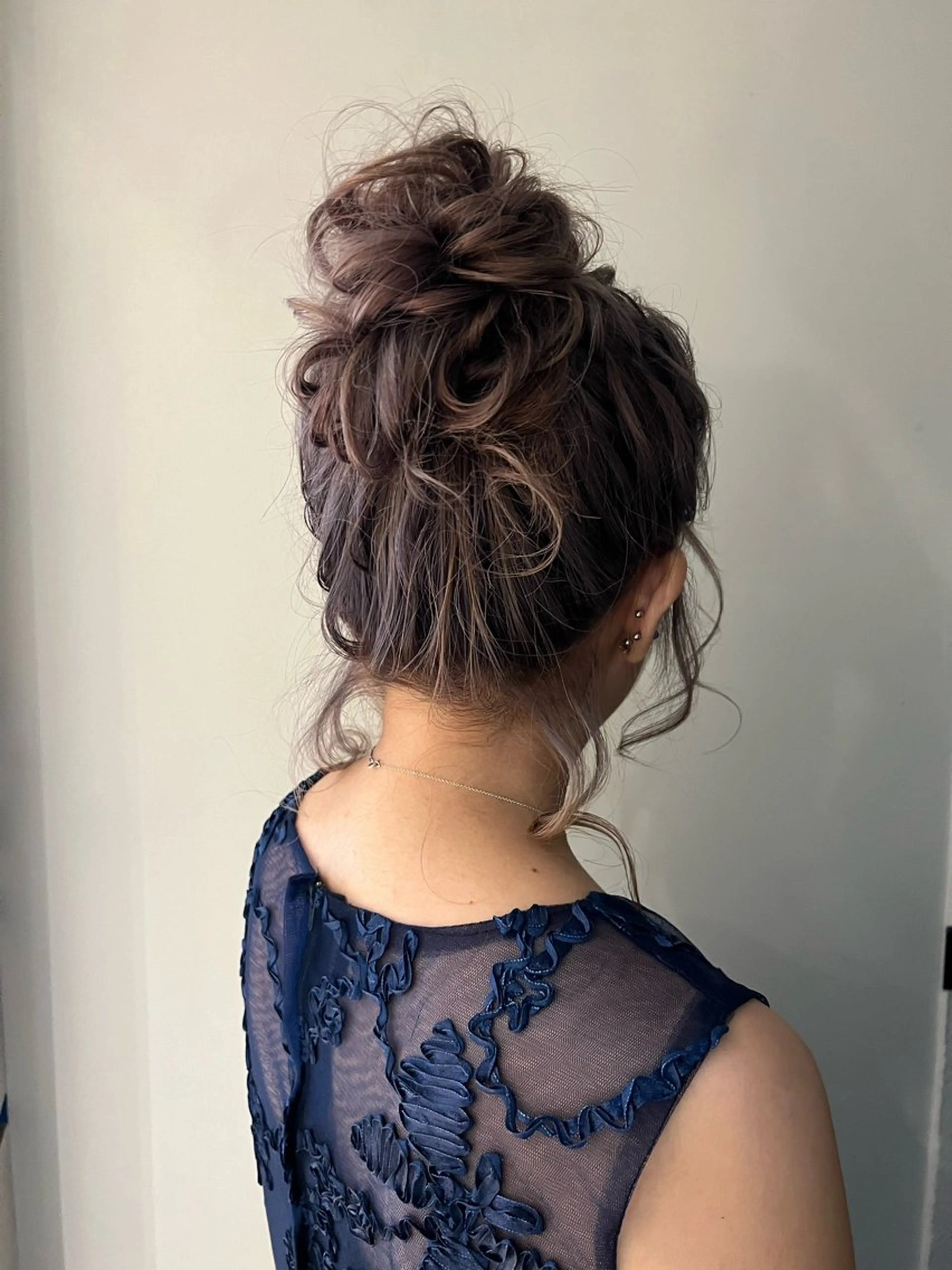 セミロング カラー パーマ ヘアアレンジ お団子ヘア ヘアセット 🎨カラー満足度 500%💫ヅル💫のヘアスタイル