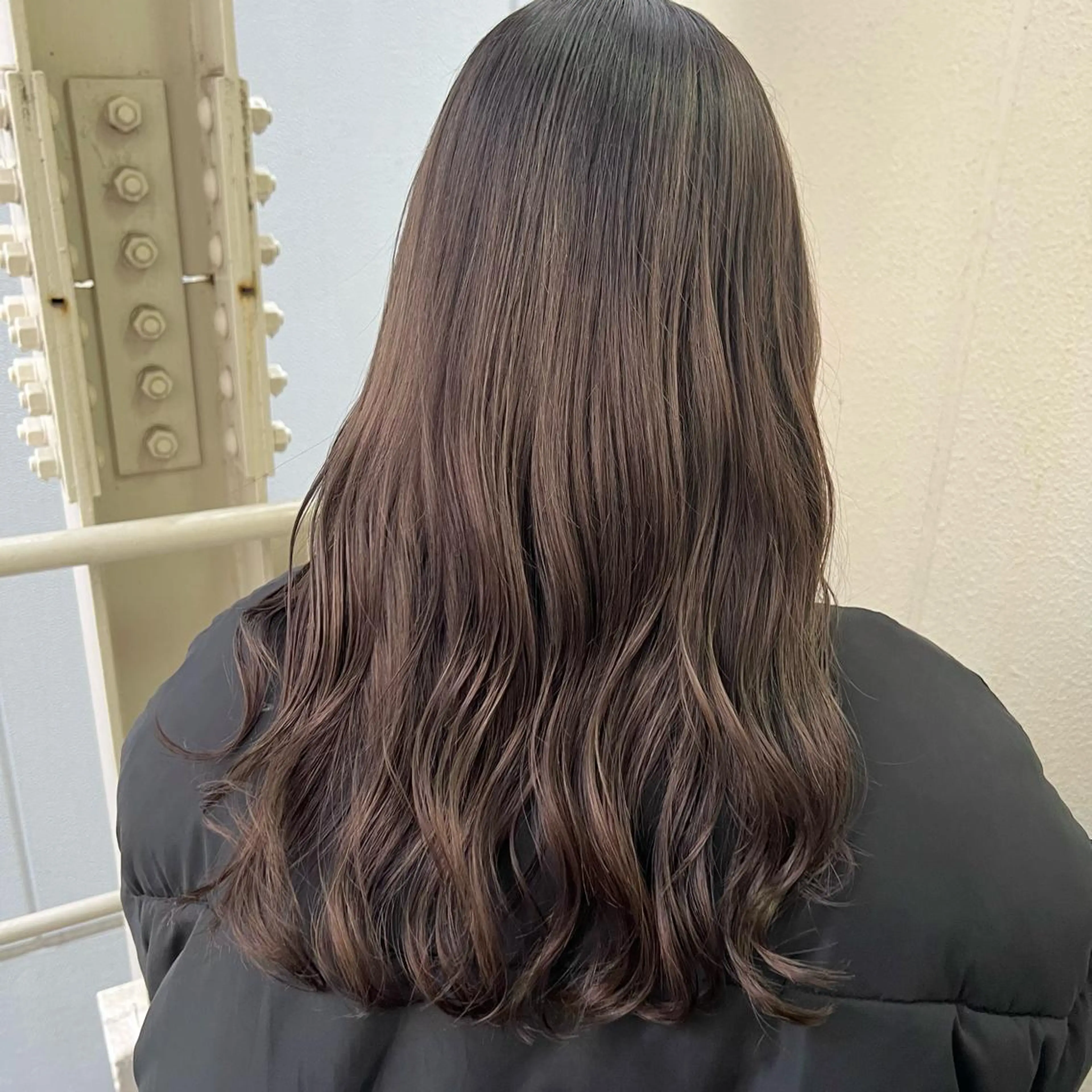 ミディアム カラー ハイライトカラー ハイライト カット ヘアカラー トリートメント 🫧オリーブ/赤み消 し/暗髪🫧野本麗奈のヘアスタイル