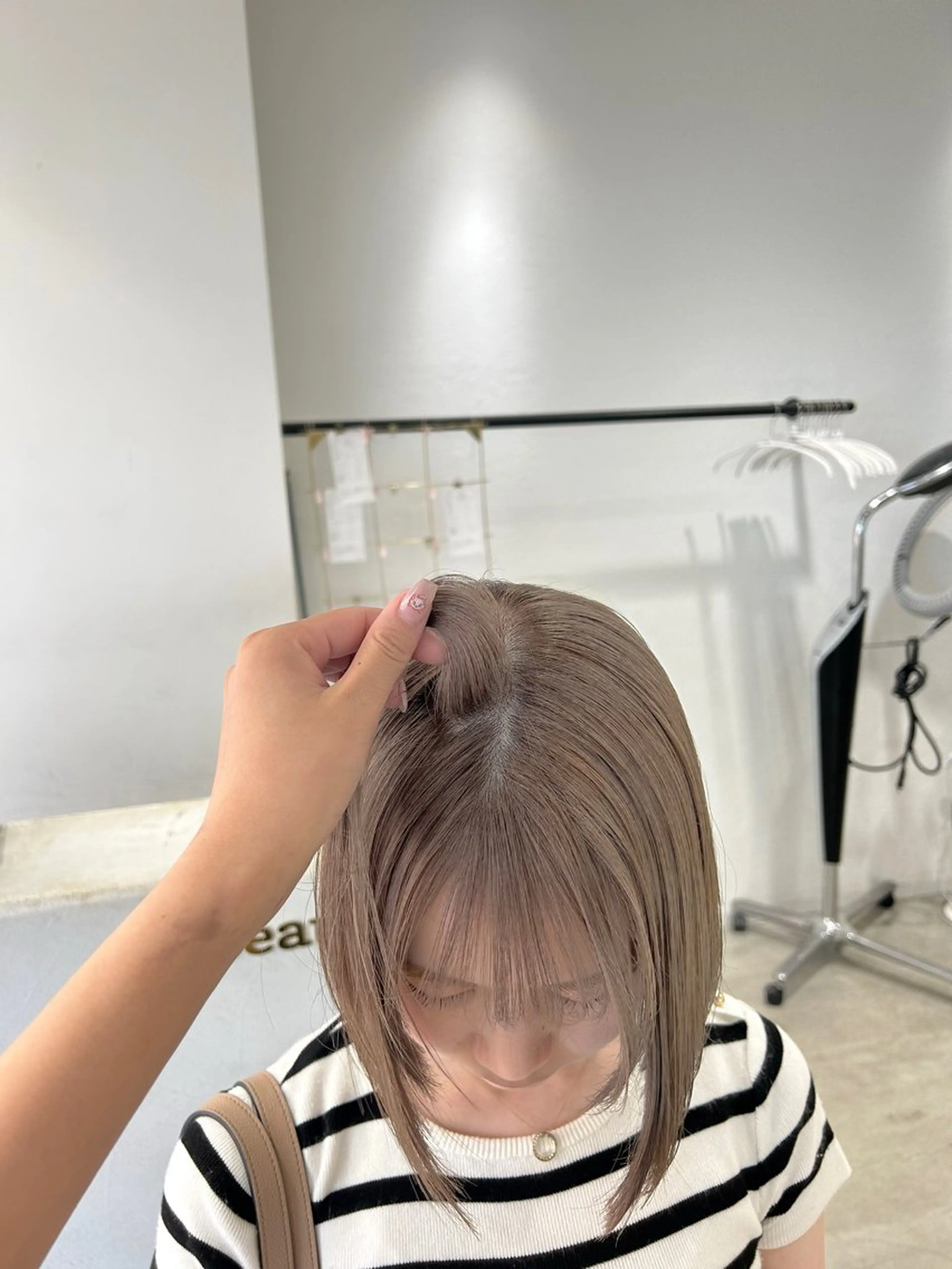 セミロング カラー ヘアカラー 顔周りレイヤー 🎀マリノのヘアスタイル