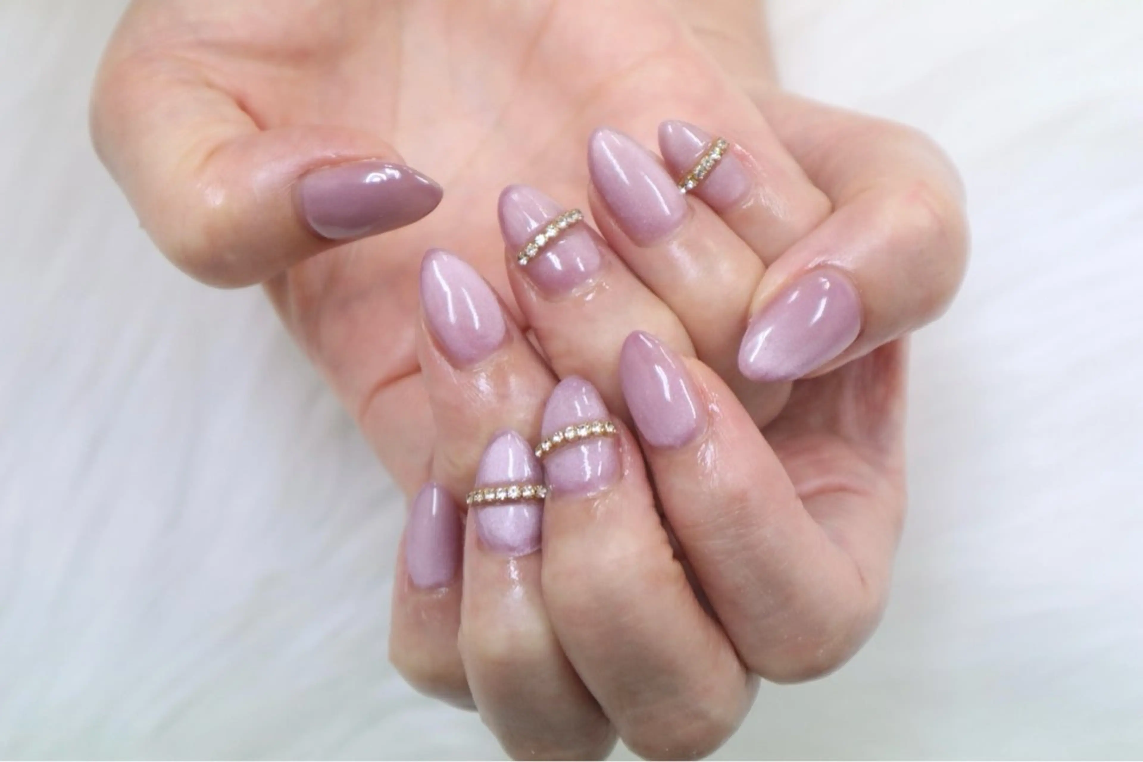 ネイル ハンドネイル カラーズビューティサロン所属・石井 桃子のネイルデザイン