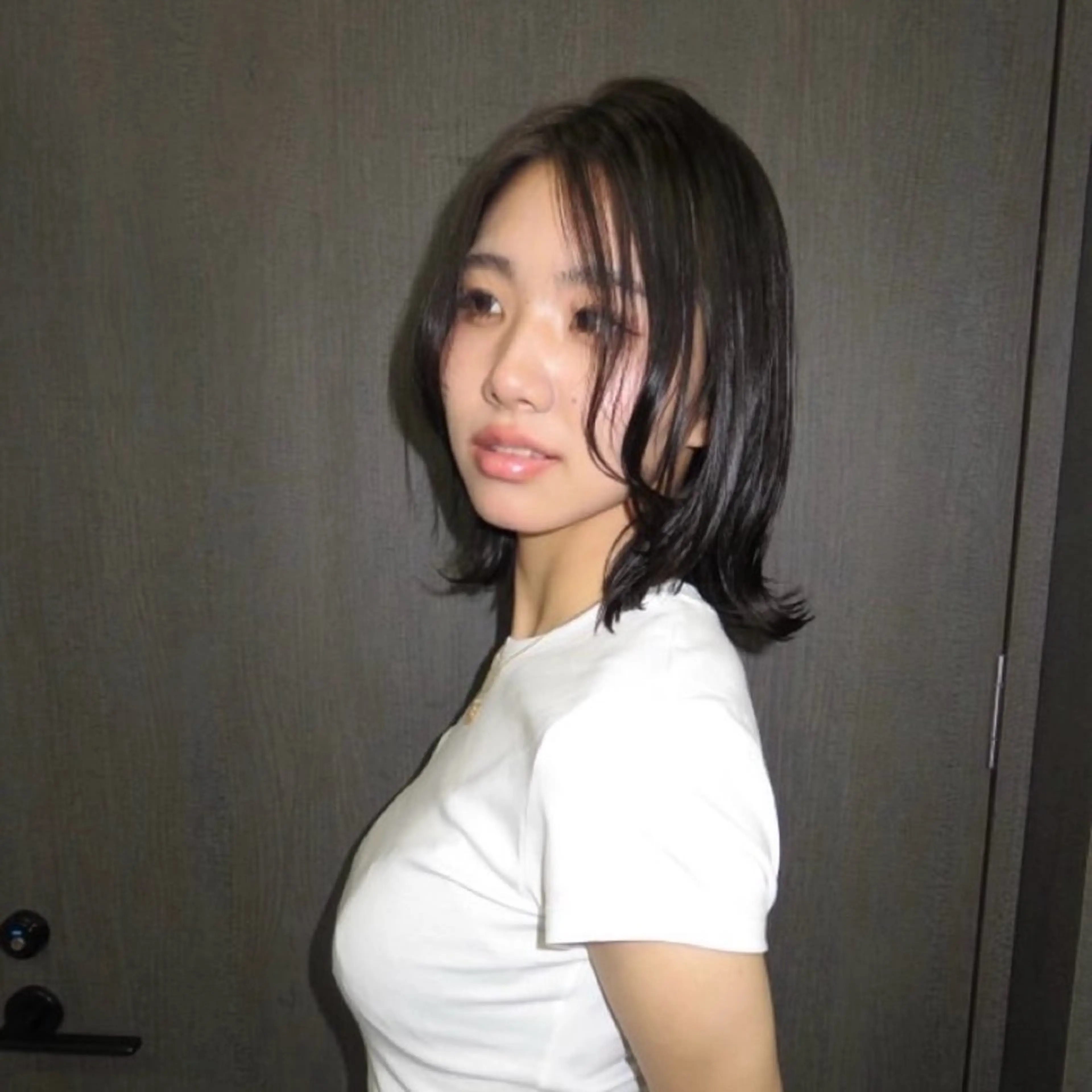 カラー FERIA緑地公園 アリヨシハルナのヘアスタイル