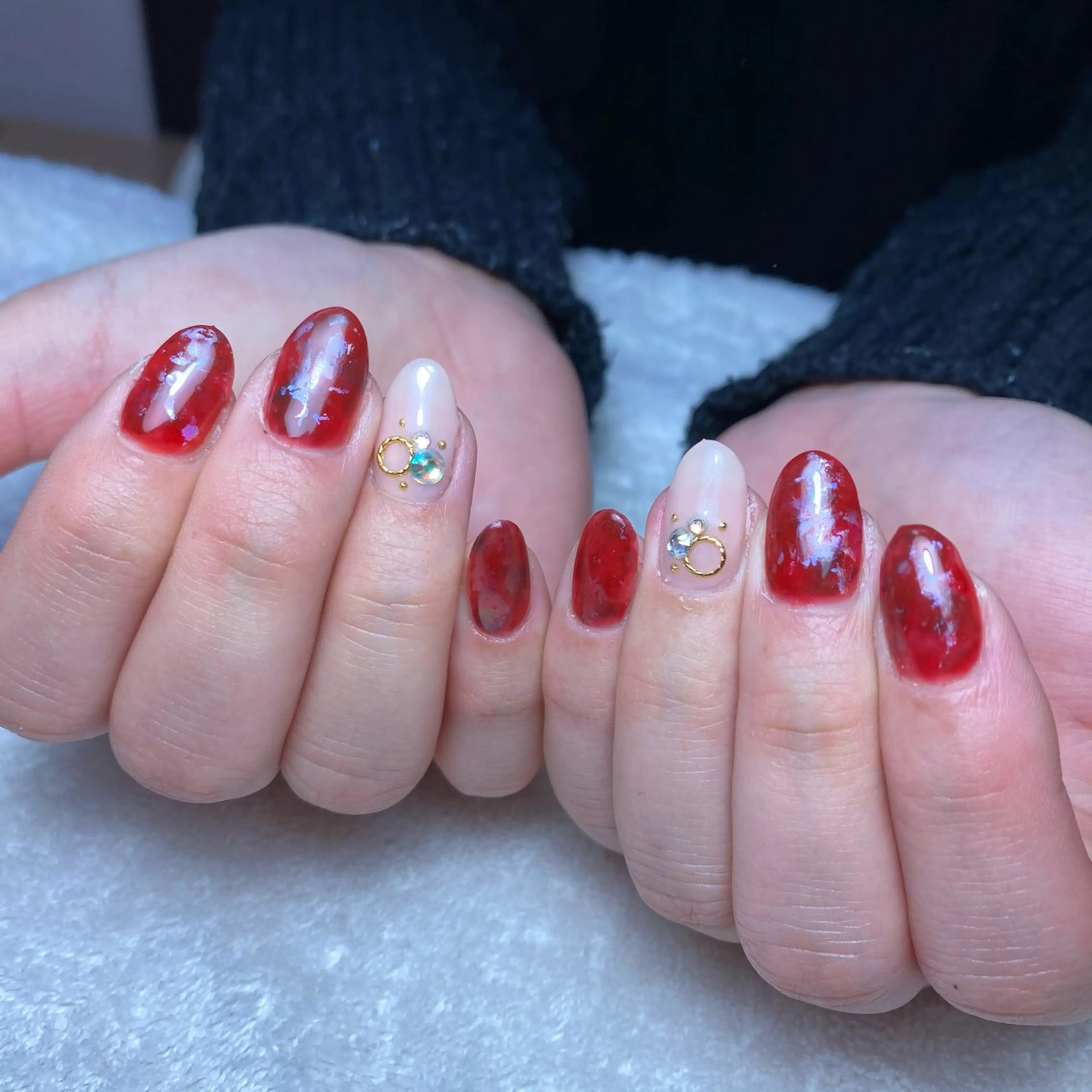 ネイル 赤色 COCO+所属・COCO +のエステ・リラクイメージ