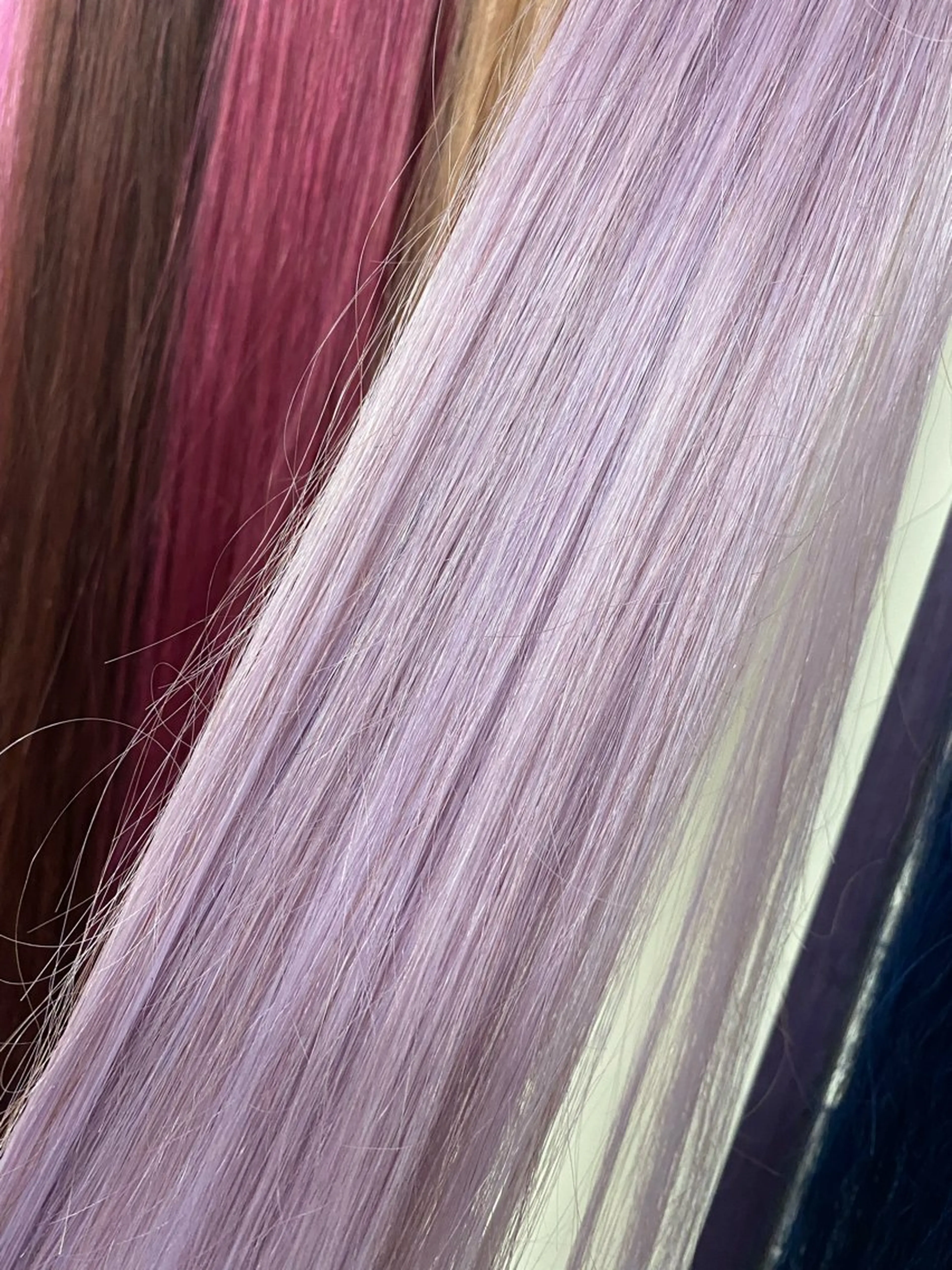 ミディアム ミディアムパーマ エクステ 卒業式のヘアスタイル ハイライト 髪質改善 KITTY立川店所属・nail salon KITTYのネイルデザイン