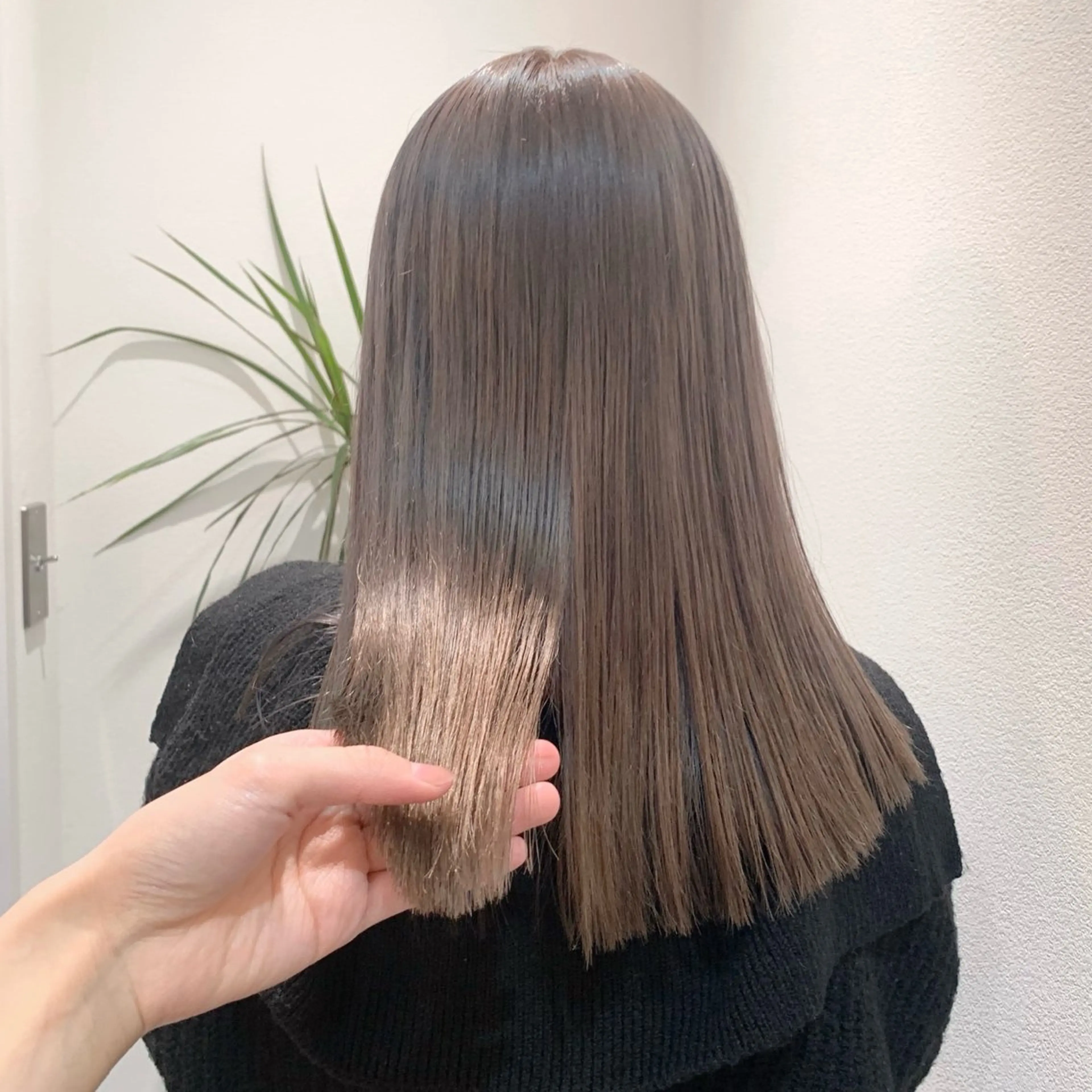 ミディアム カラー ヘアアレンジ グレージュ ミルクティーグレージュ Apero【アペロ】所属・パーマ/暖色/ボブ イワタテ🇰🇷のヘアスタイル