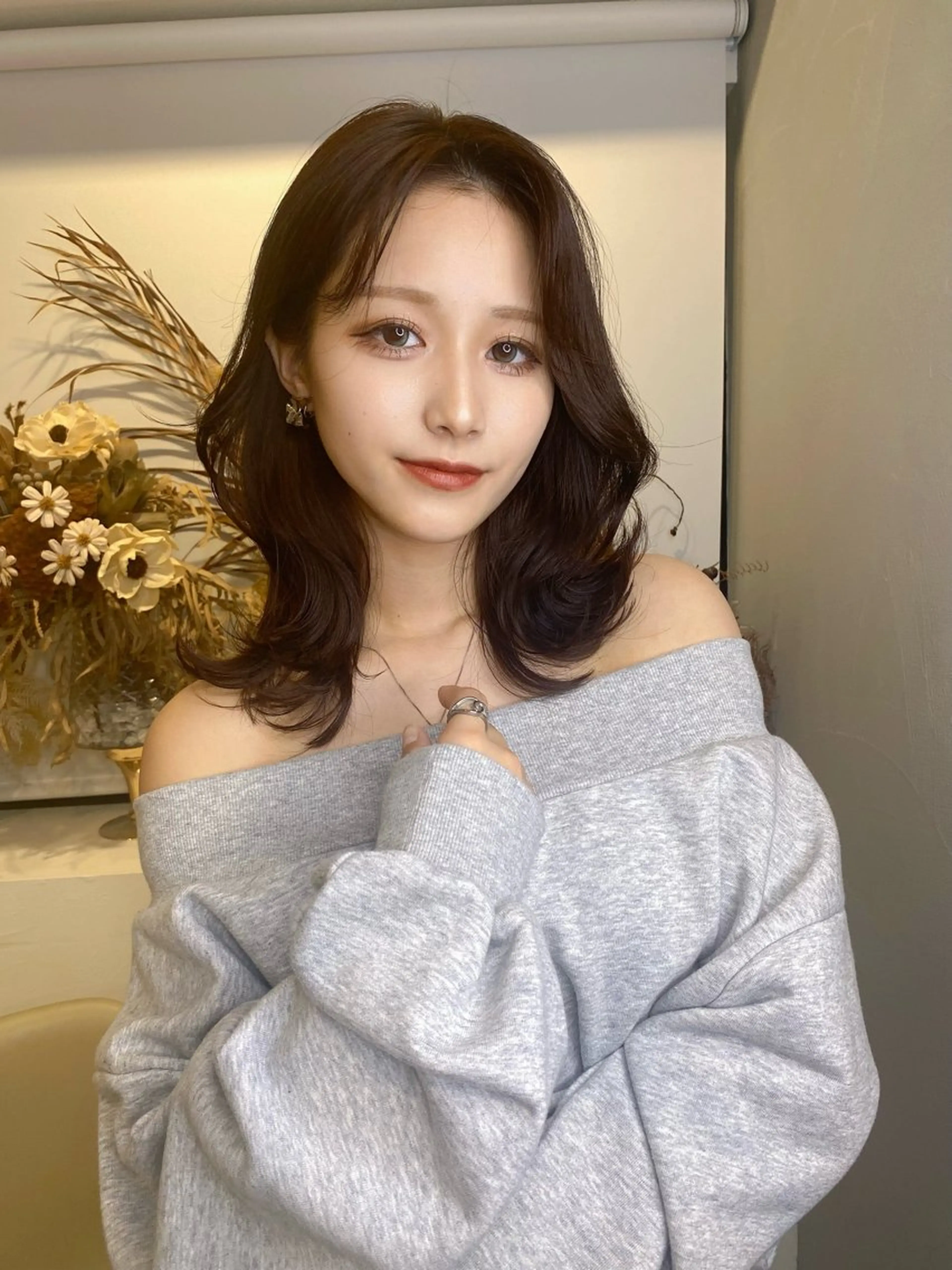 レイヤーカット+艶カラー+韓国くびれ巻き仕上げ🇰🇷+プチ髪質改善TRの写真