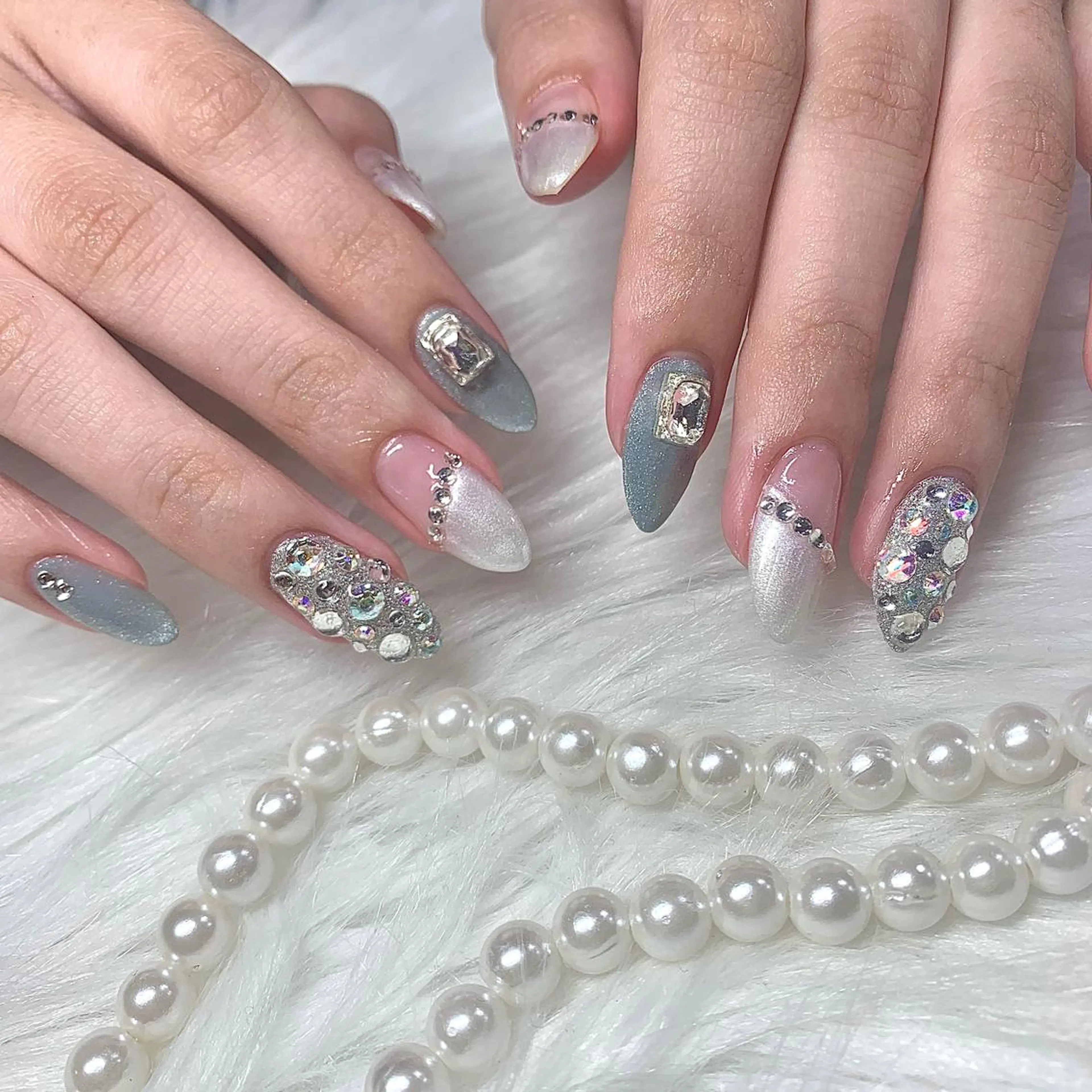 ネイル フレンチネイル 韓国ネイル ストーンネイル ワンホンネイル élu by Noriko 前原のネイルデザイン