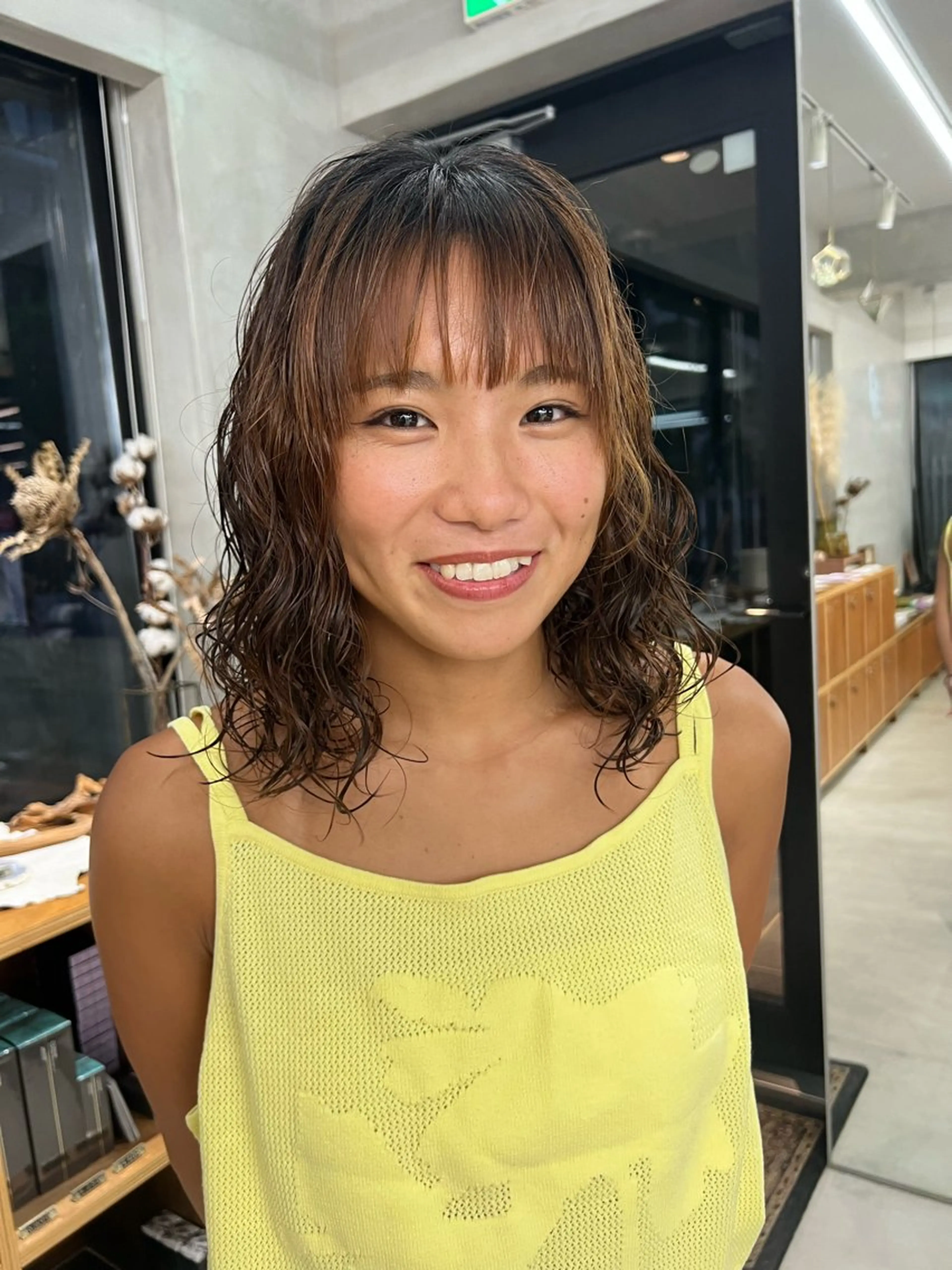 ミディアム パーマ nalu.所属・前山 七海のヘアスタイル