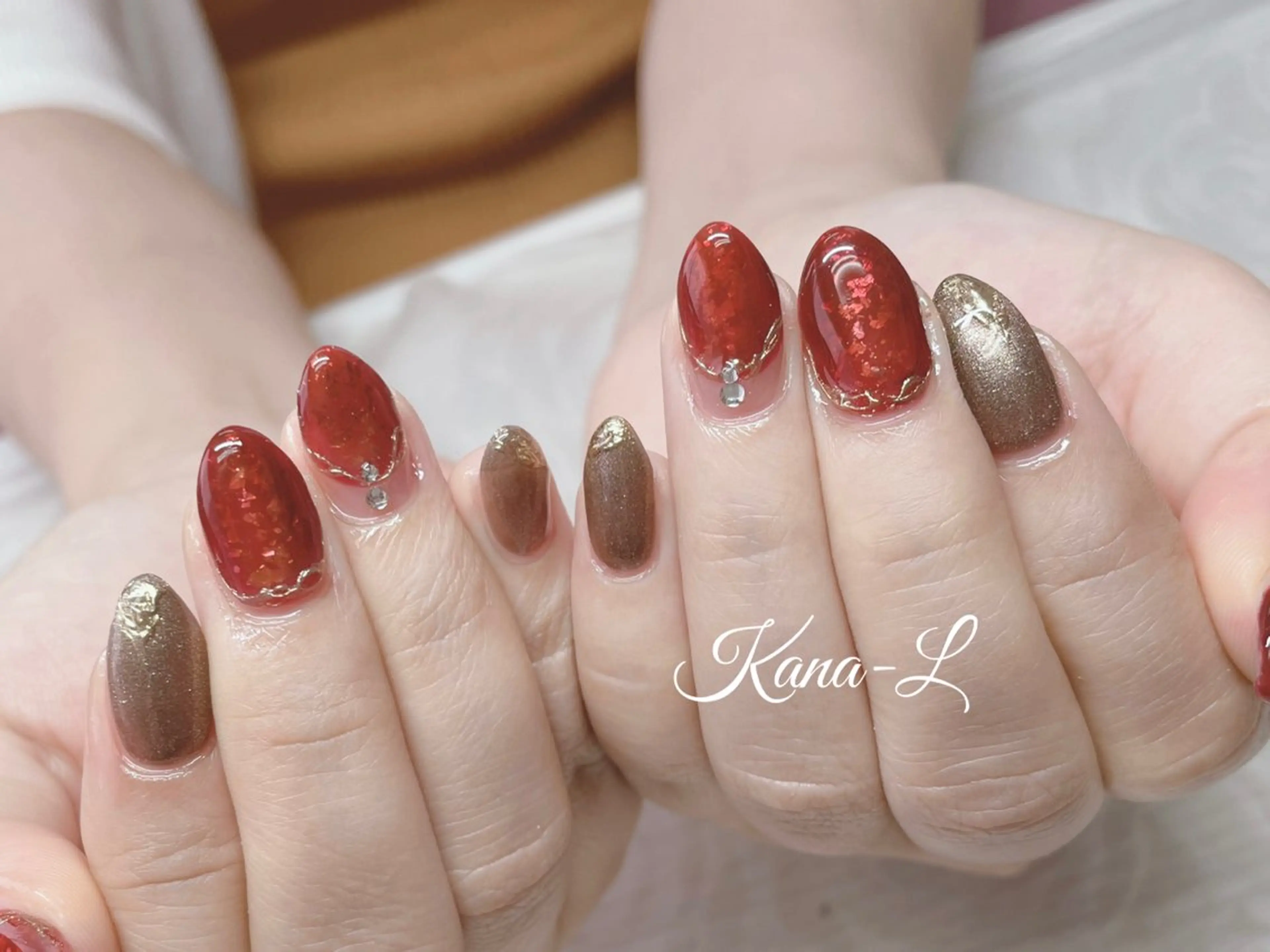 ネイル ジェルネイル キラキラネイル ニュアンスネイル パラジェル 芦辺 香奈のネイルデザイン