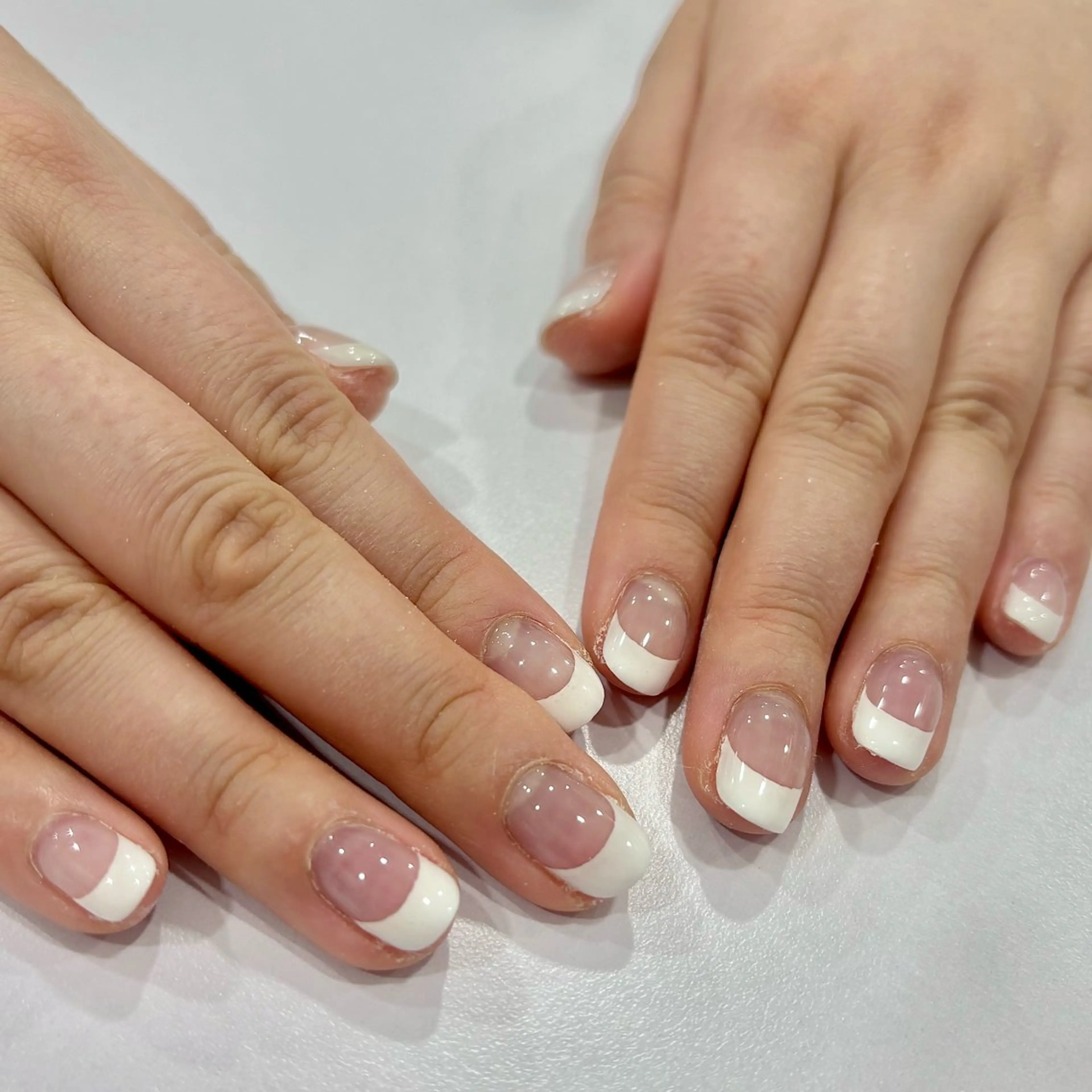 ネイル フレンチネイル ホワイト アンリッシュ池袋 小泉のネイルデザイン