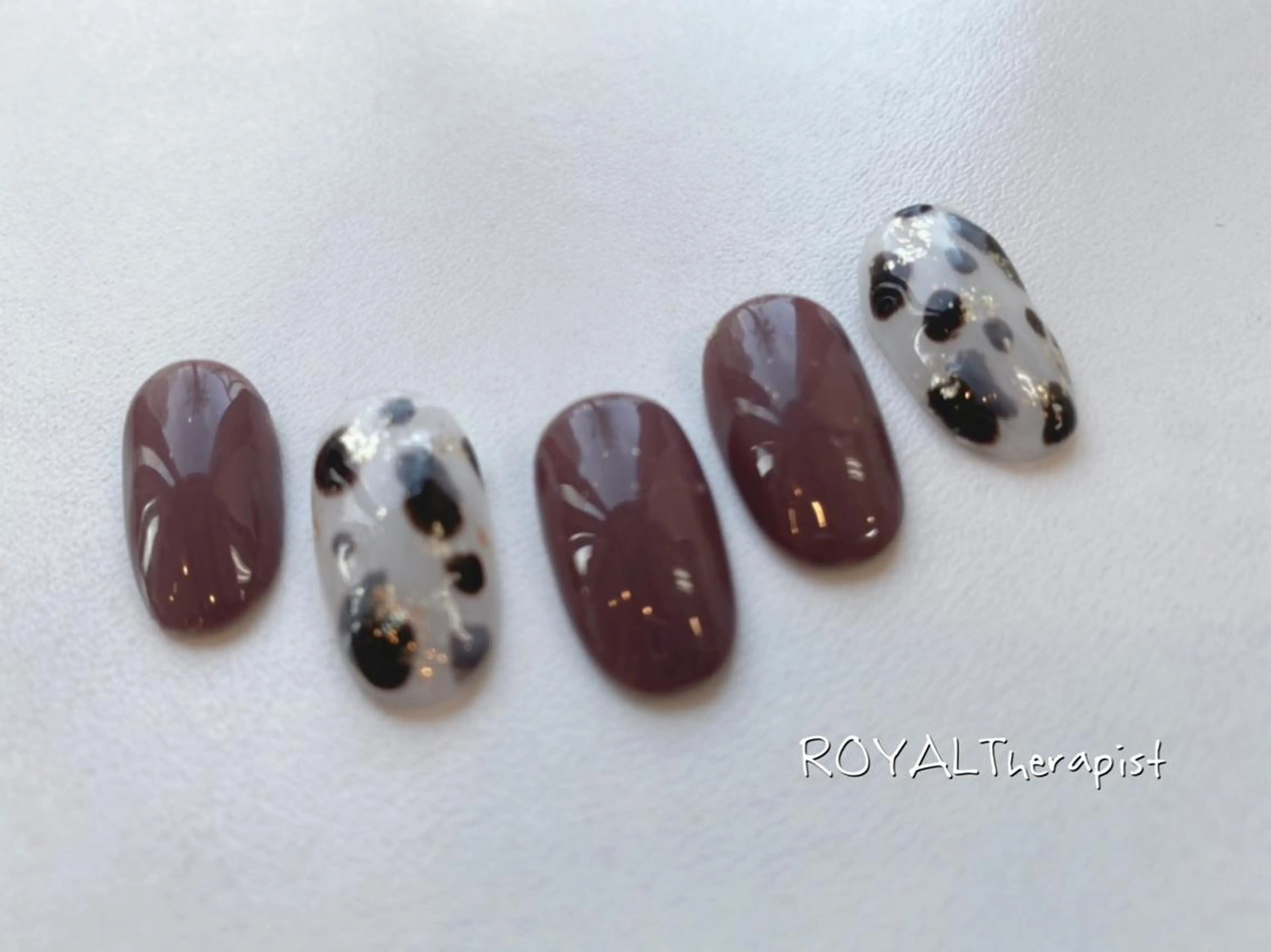 ネイル 【尾下】 ロイヤル•セラピストのネイルデザイン