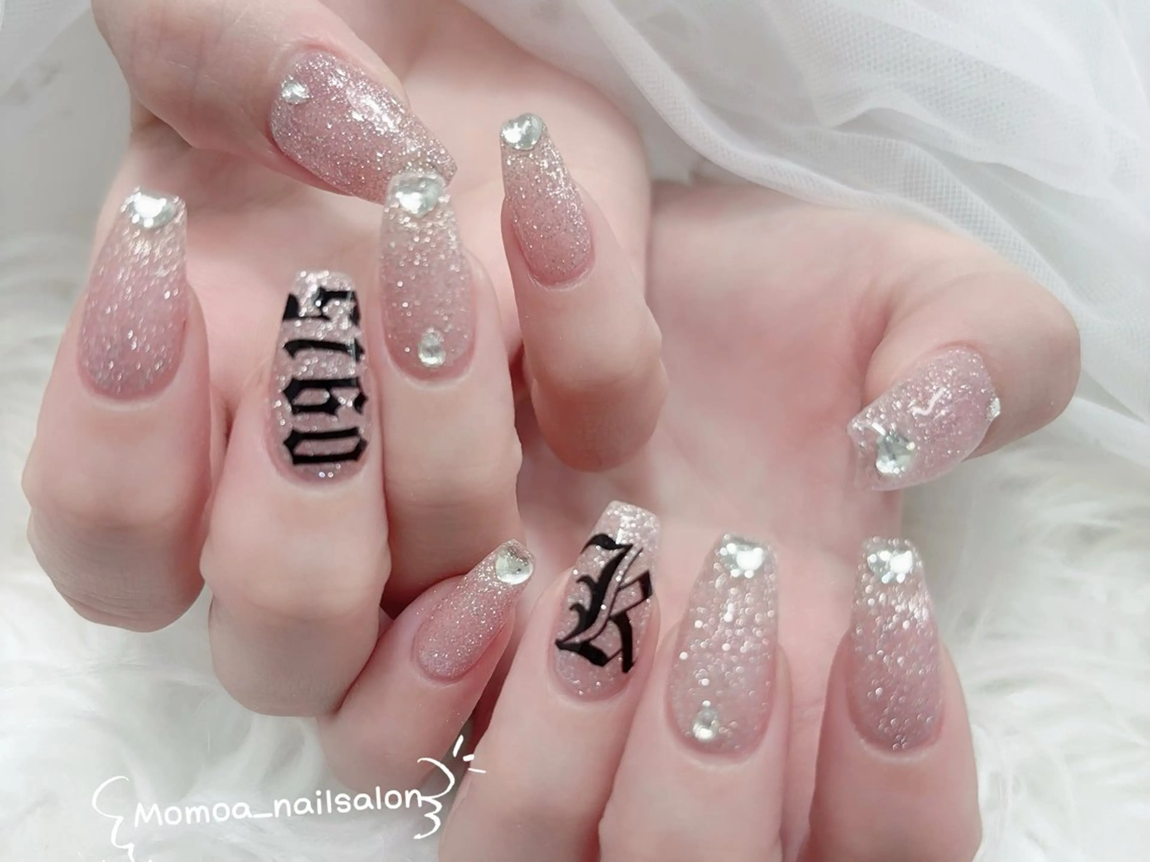 ネイル 成人式 ロングネイル マグネットネイル 大理石ネイル(マーブル) リボン ハンドネイル MoMoA Nail ネイル長さ出し専門店のネイルデザイン