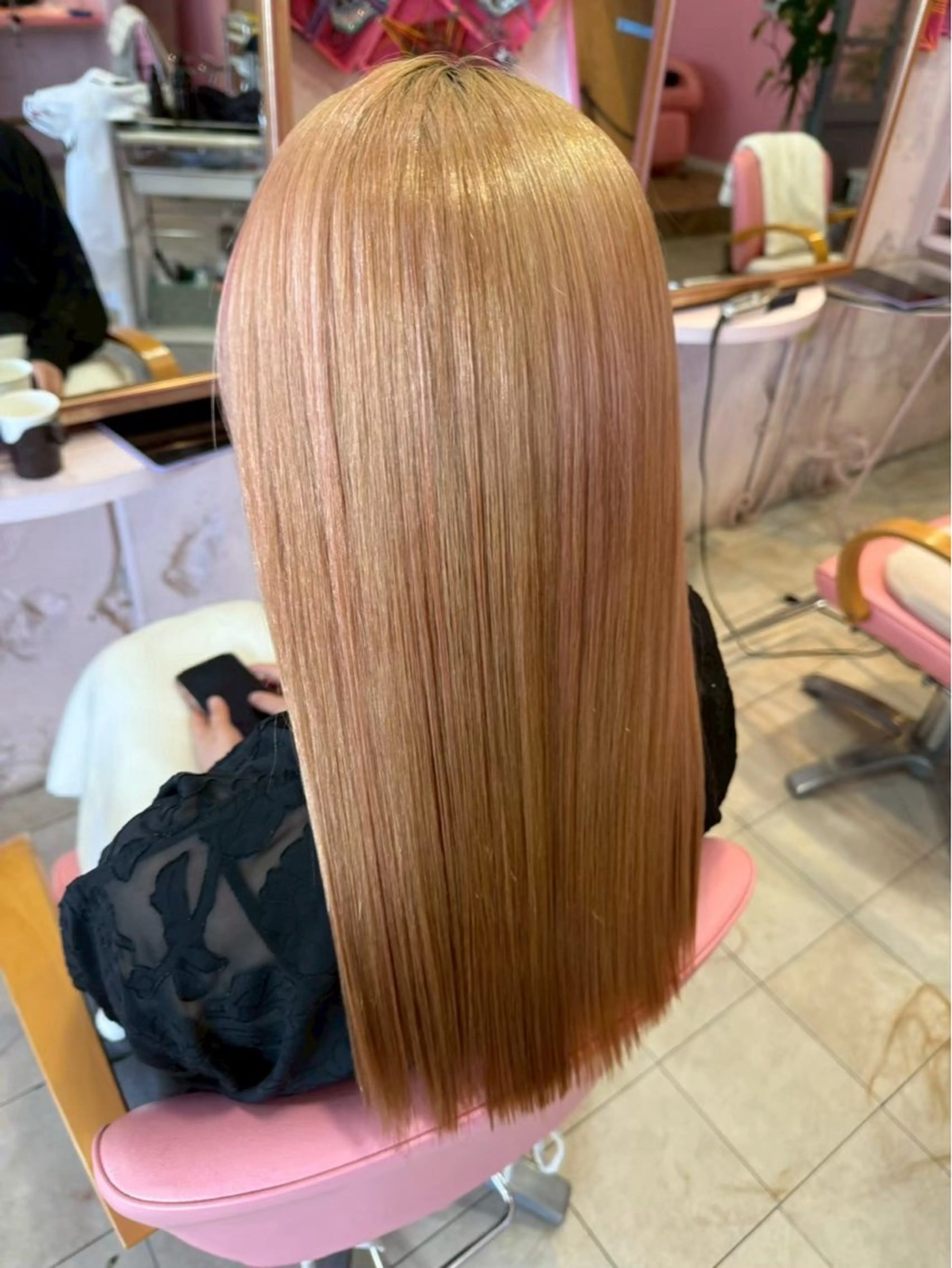 ロング 𝙼𝚒𝚎𝚗𝚎 𝚙𝚒𝚗𝚔所属・山本 葵のヘアスタイル