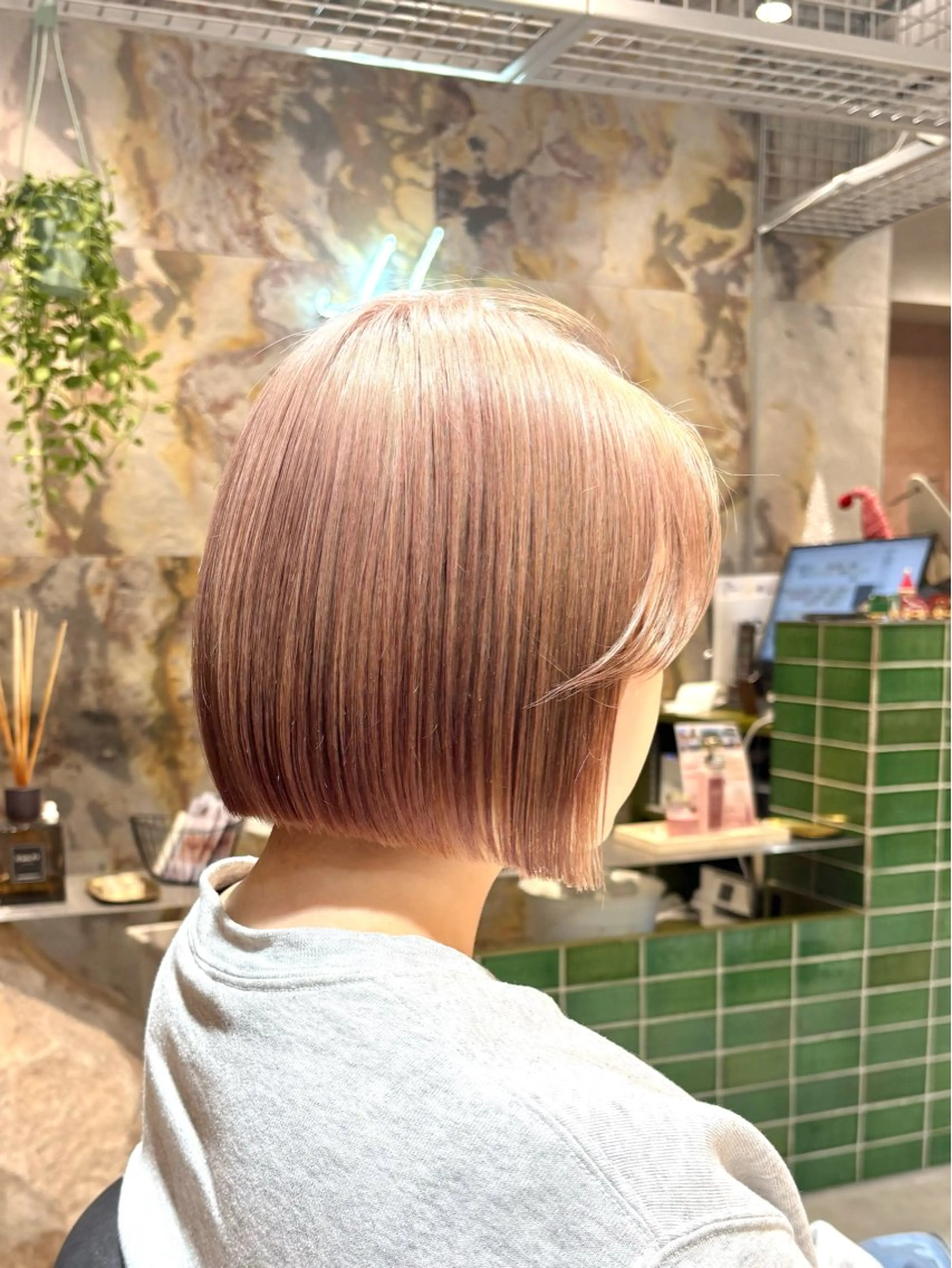 ショート カット ヘアカラー 🩵縮毛矯正/ブリー チ/髪質改善/いつかのヘアスタイル