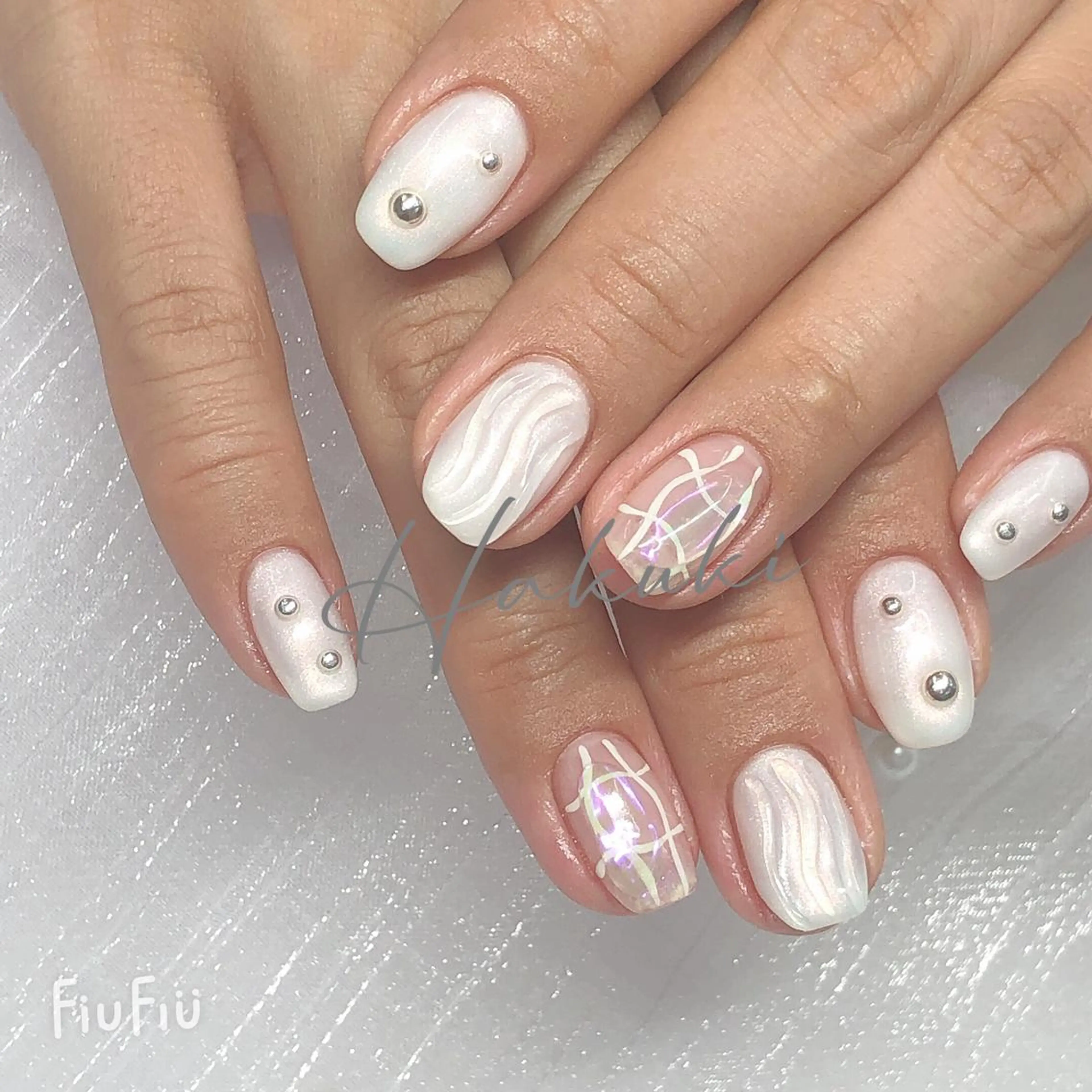 ネイル ハンドネイル ハンドケア ハク キのネイルデザイン