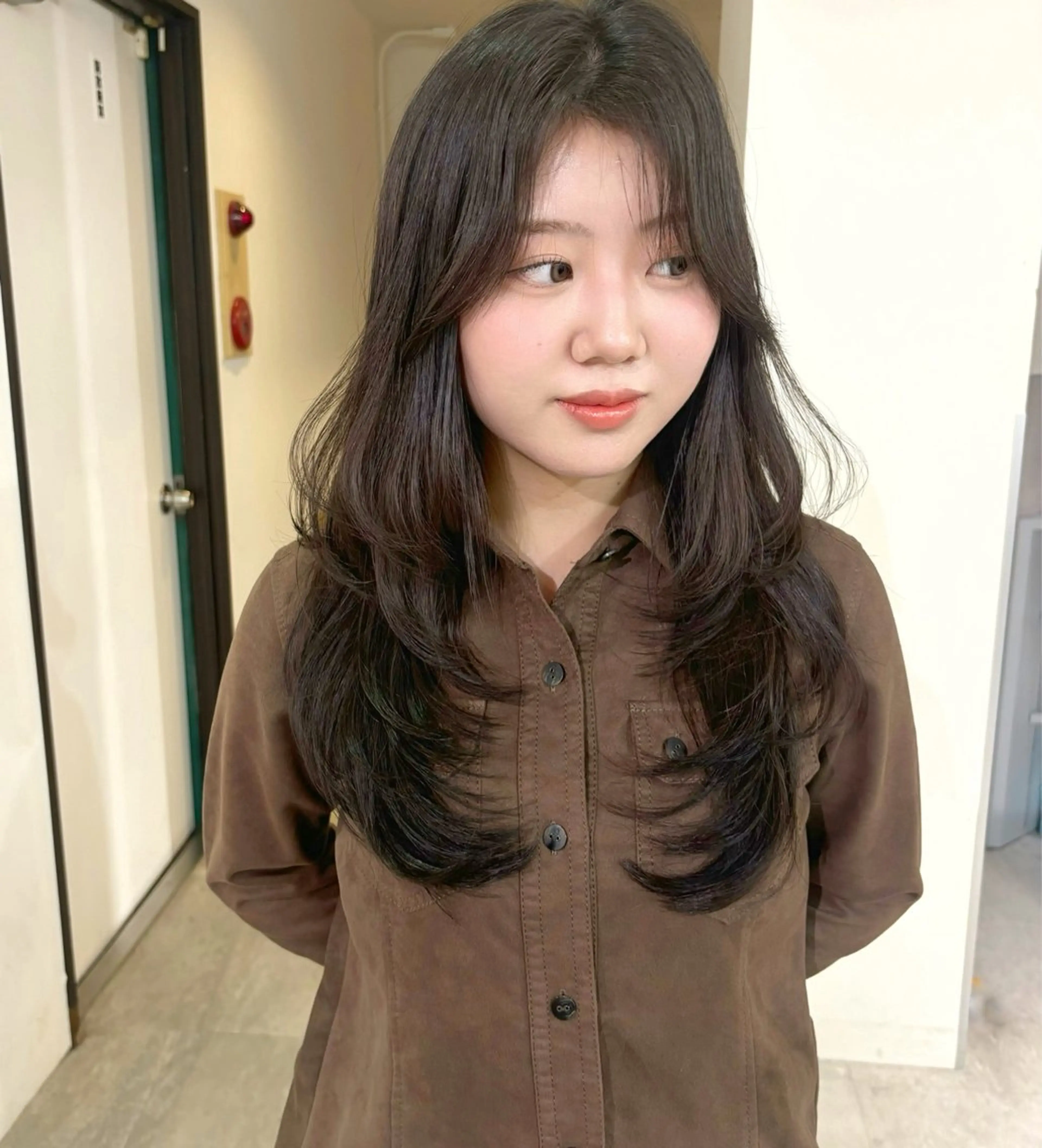 ロング カラー mizuki/ピンク ベージュ.レイヤーのヘアスタイル