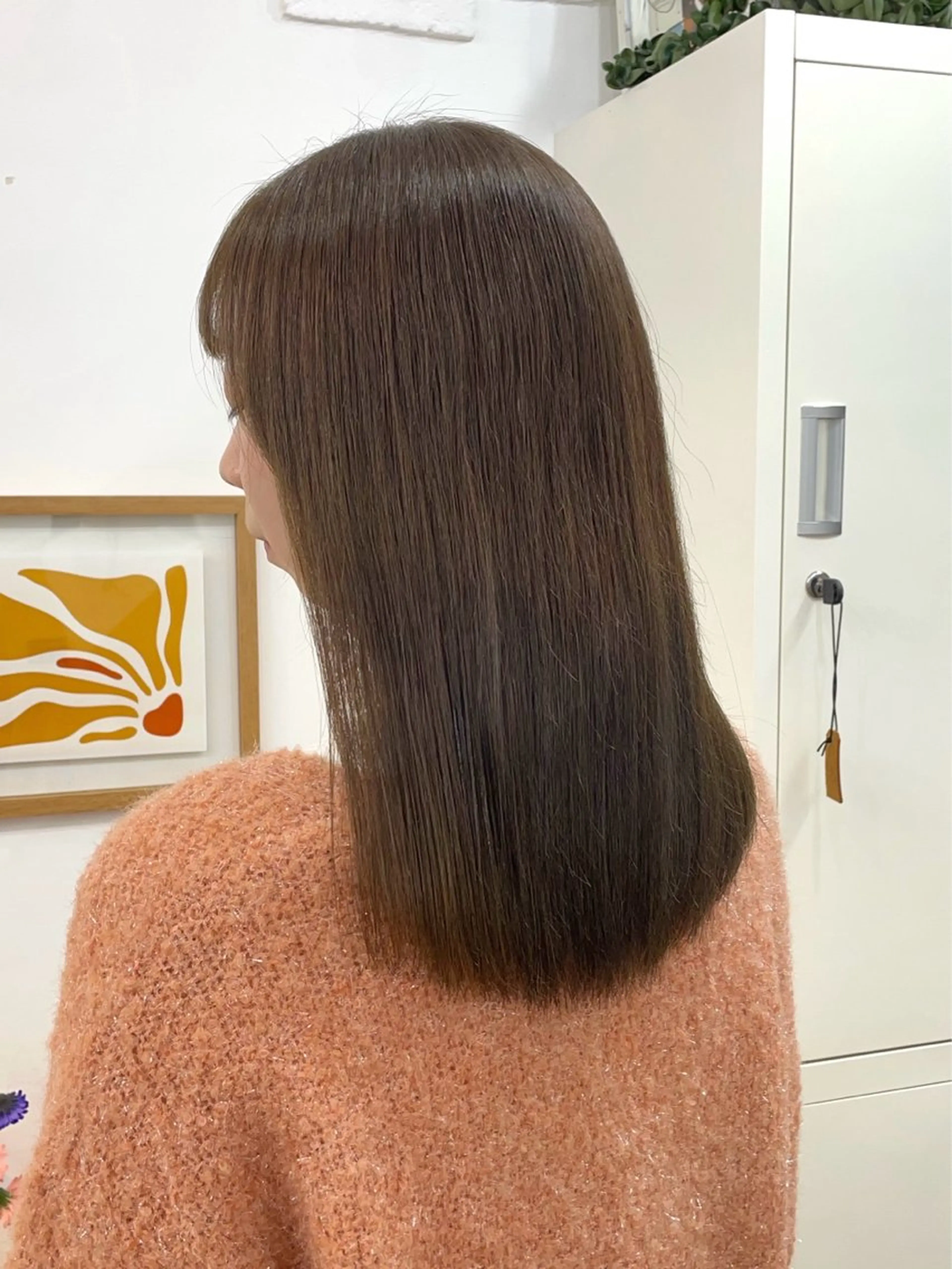 ミディアム カラー ベージュカラー 透明感カラー オリーブベージュ カット ヘアカラー トリートメント ✨髪質改善✨原宿 えのもと　はなのヘアスタイル