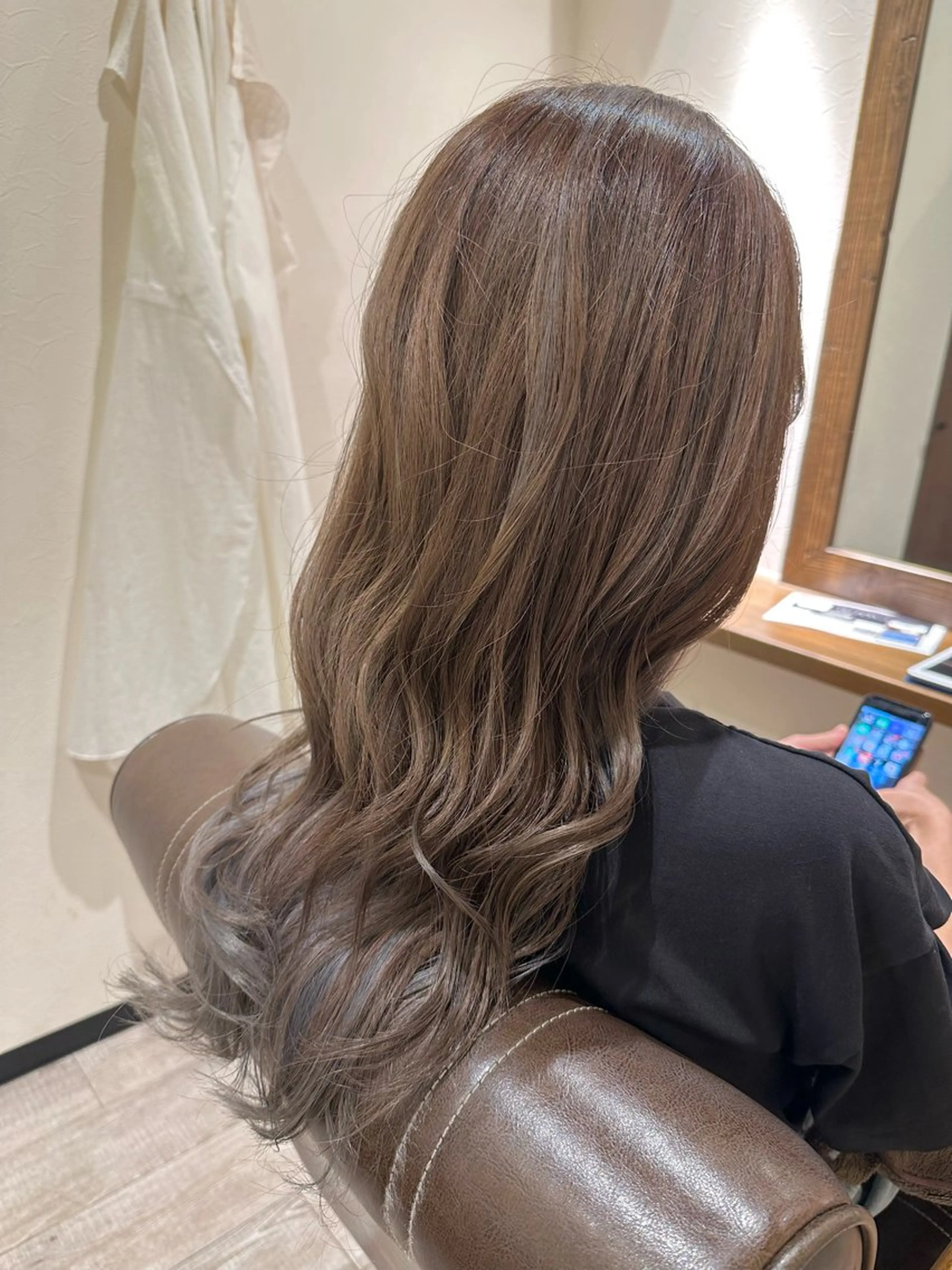 ロング ハイライト ヘアカラー 佐藤  真依のその他イメージ