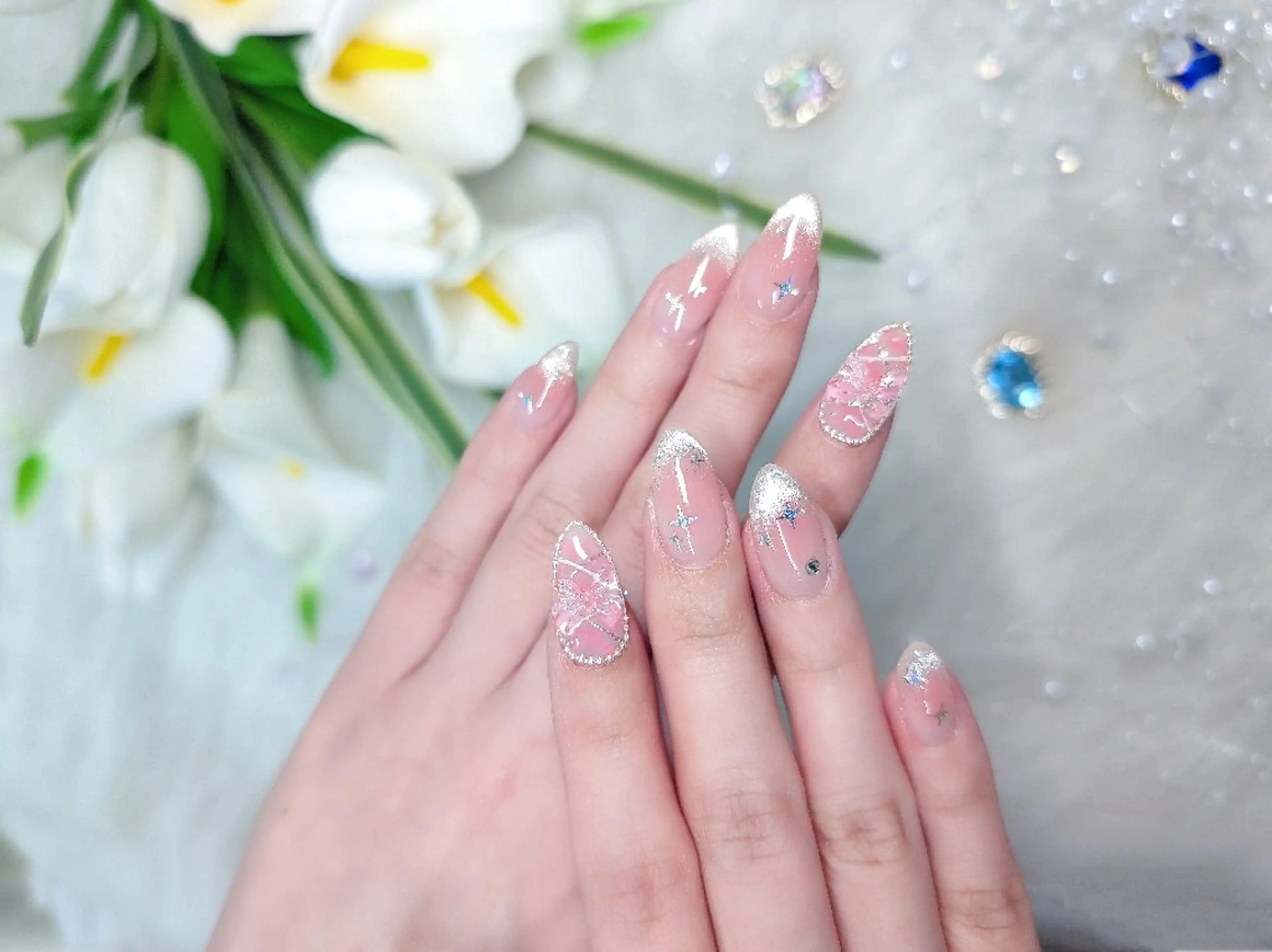 ネイル チークネイル 長さ出し フラッシュネイル ジェルネイル キラキラネイル Chouette Nailのネイルデザイン