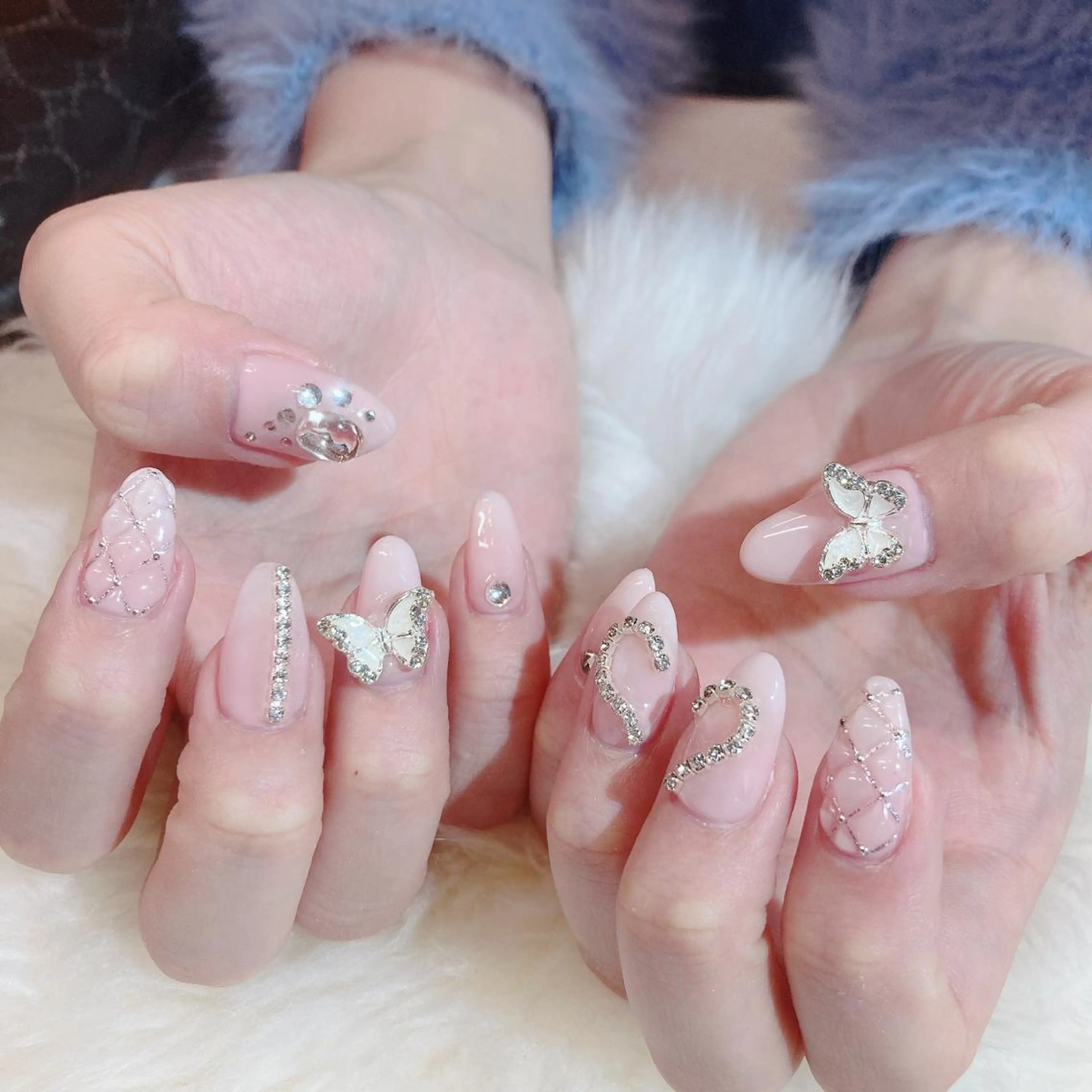 ネイル ハンドネイル 根津 綾子のネイルデザイン