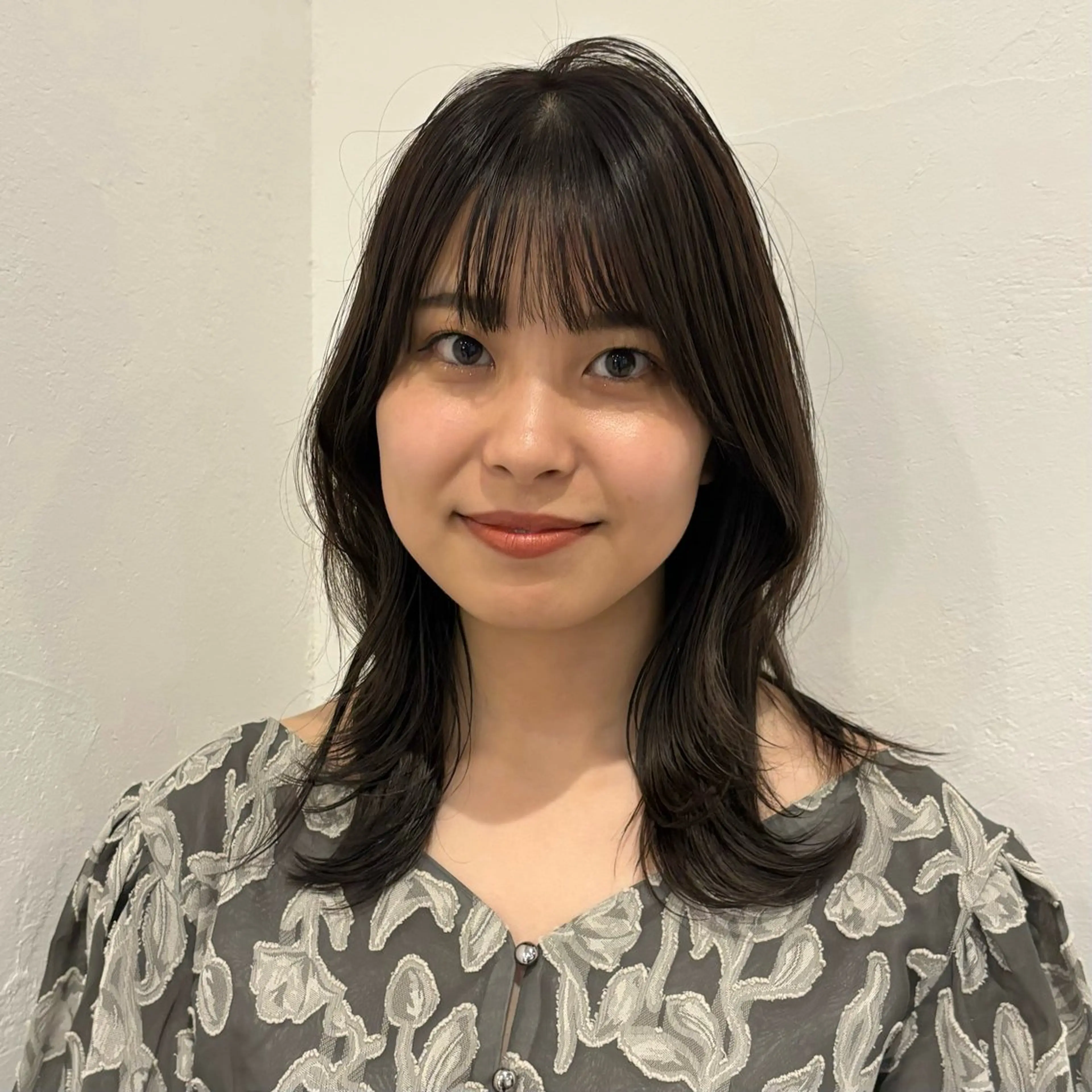 ロング カラー ケアカラー 髪質改善 レイヤーカット ロング トリートメント 透明感カラー/ くびれヘア/ユウユのヘアスタイル