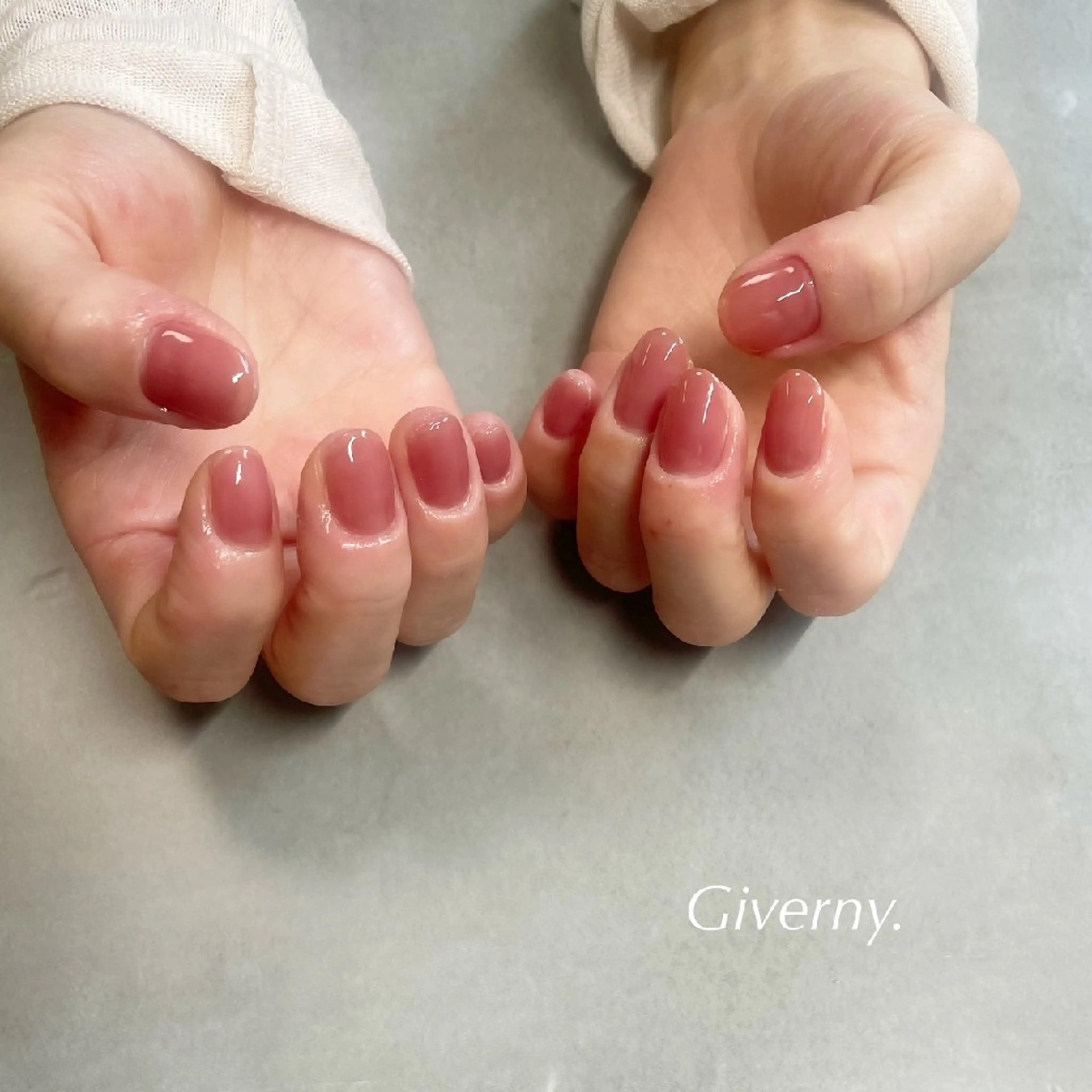 ネイル オフィスネイル ワンカラーネイル シンプルネイル ハンドネイル Giverny .のネイルデザイン