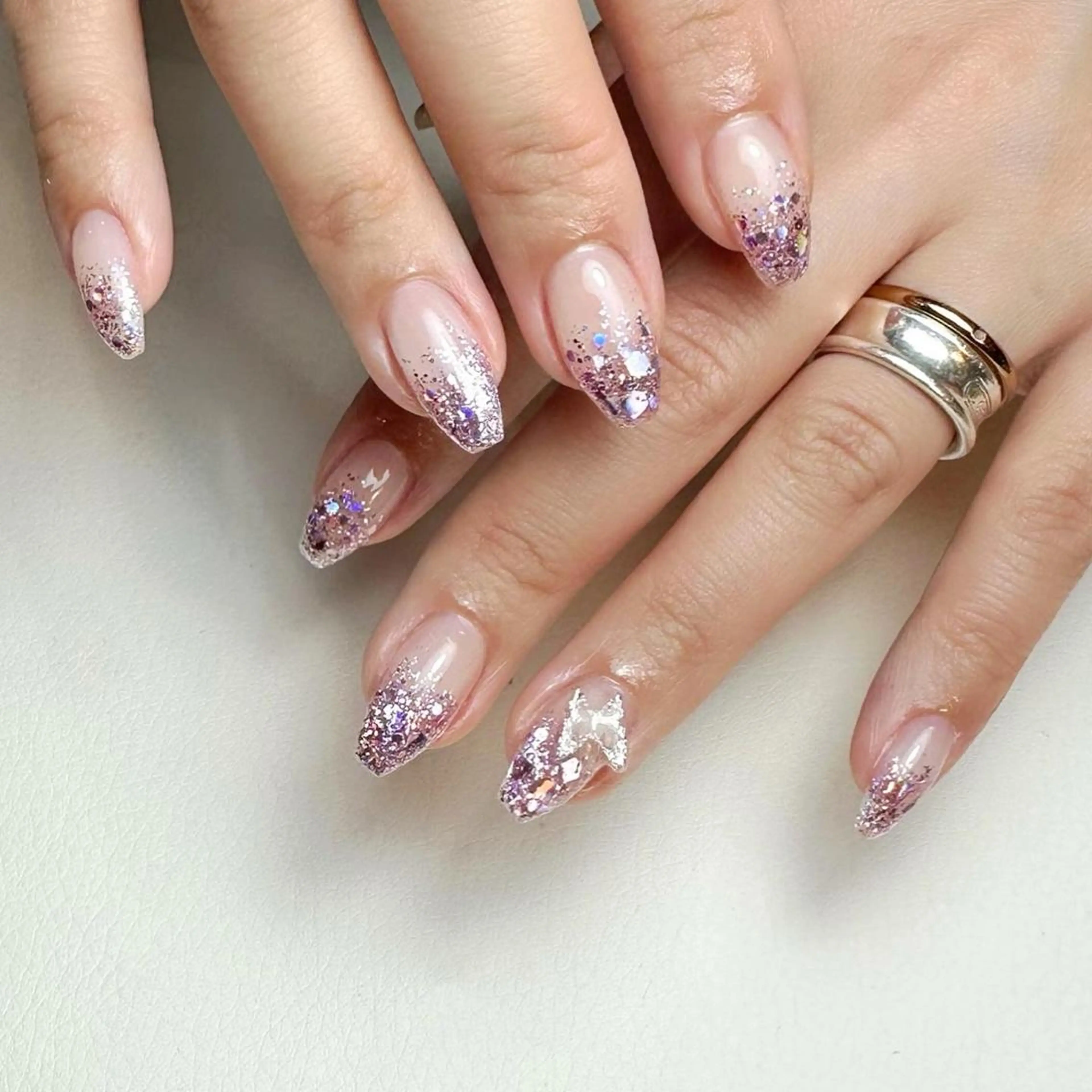 ネイル グラデーション ラメ(グリッター) ラメグラデーション ピンク ハンドネイル Nail ameria megu所属・ameria meguのネイルデザイン