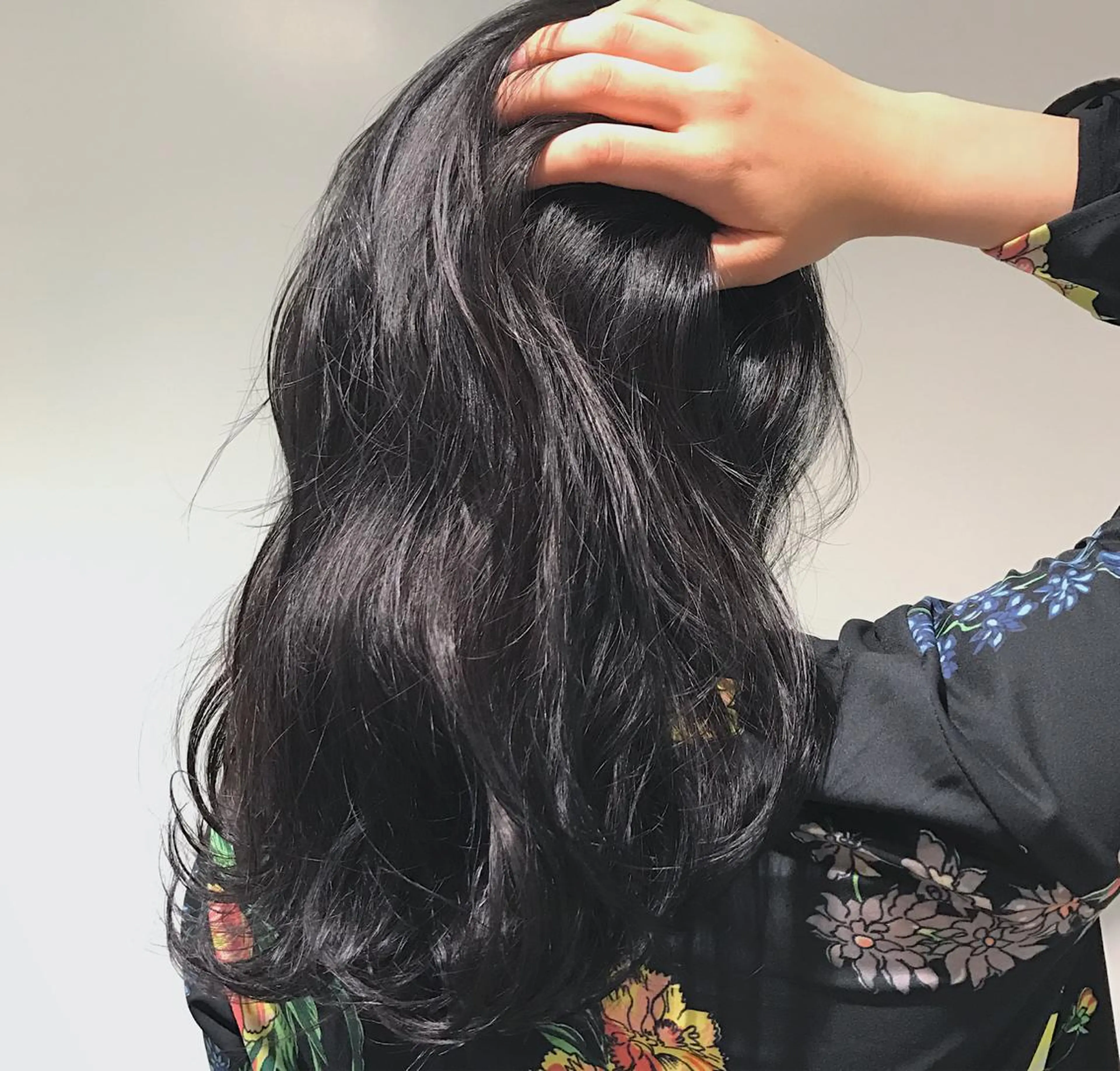 セミロング カラー ヘアアレンジ ブルーカラー Zina渋谷エリア マネージャShionのヘアスタイル