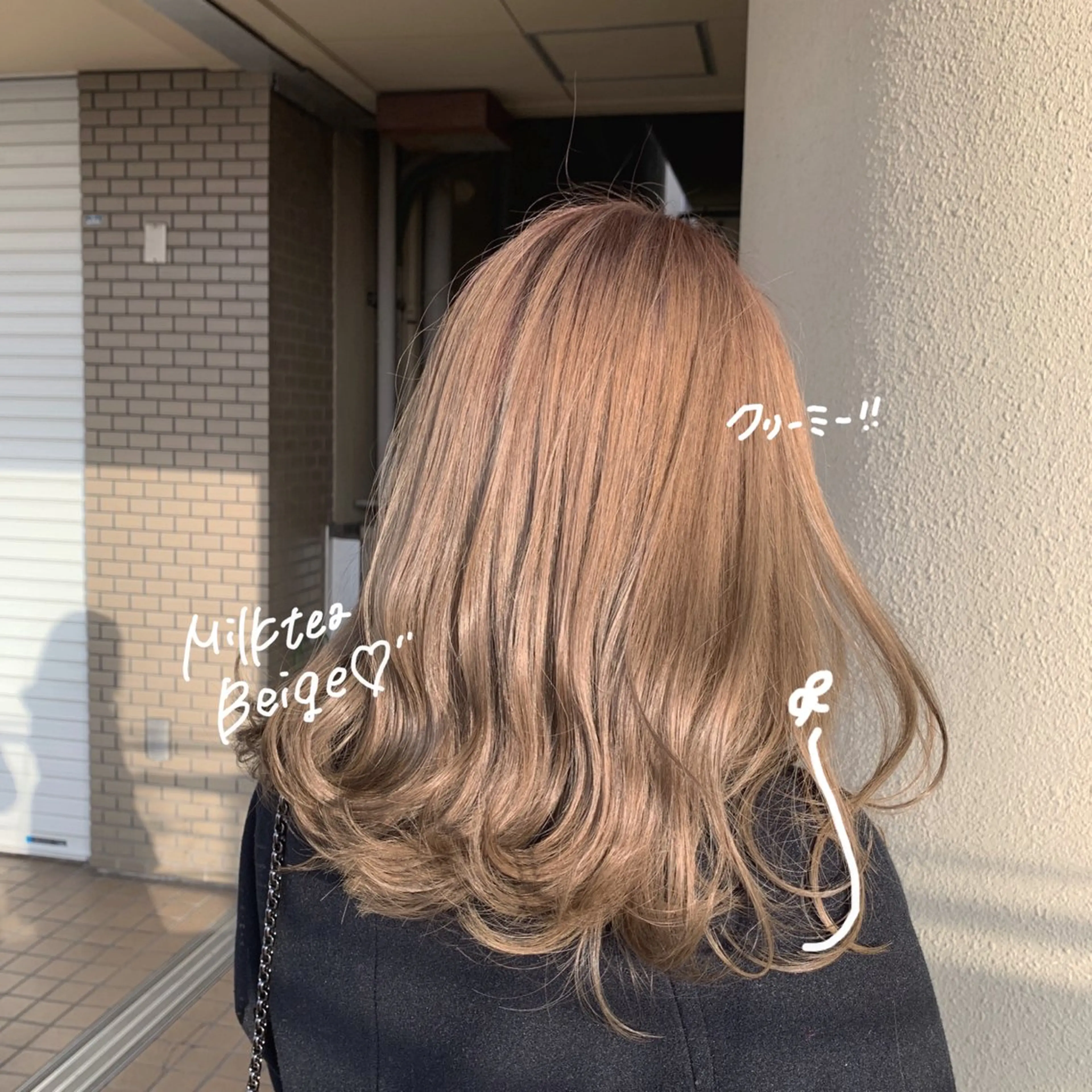 セミロング カラー ベージュカラー ミルクティーベージュ カット ヘアカラー トリートメント regalo Acari🍎のヘアスタイル