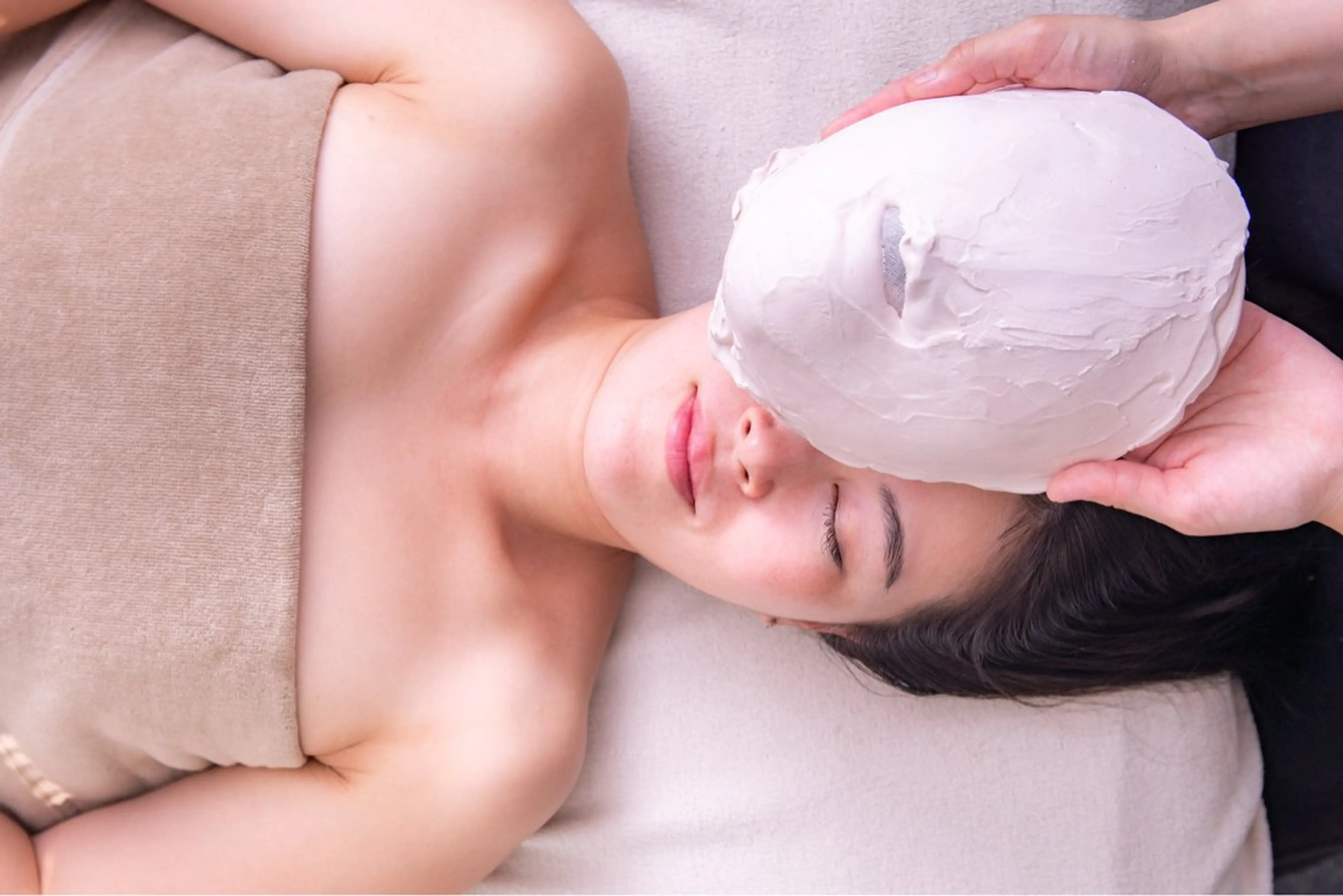 小顔フェイスラボ大阪福島店所属・中野 悠夏のエステ・リラクイメージ