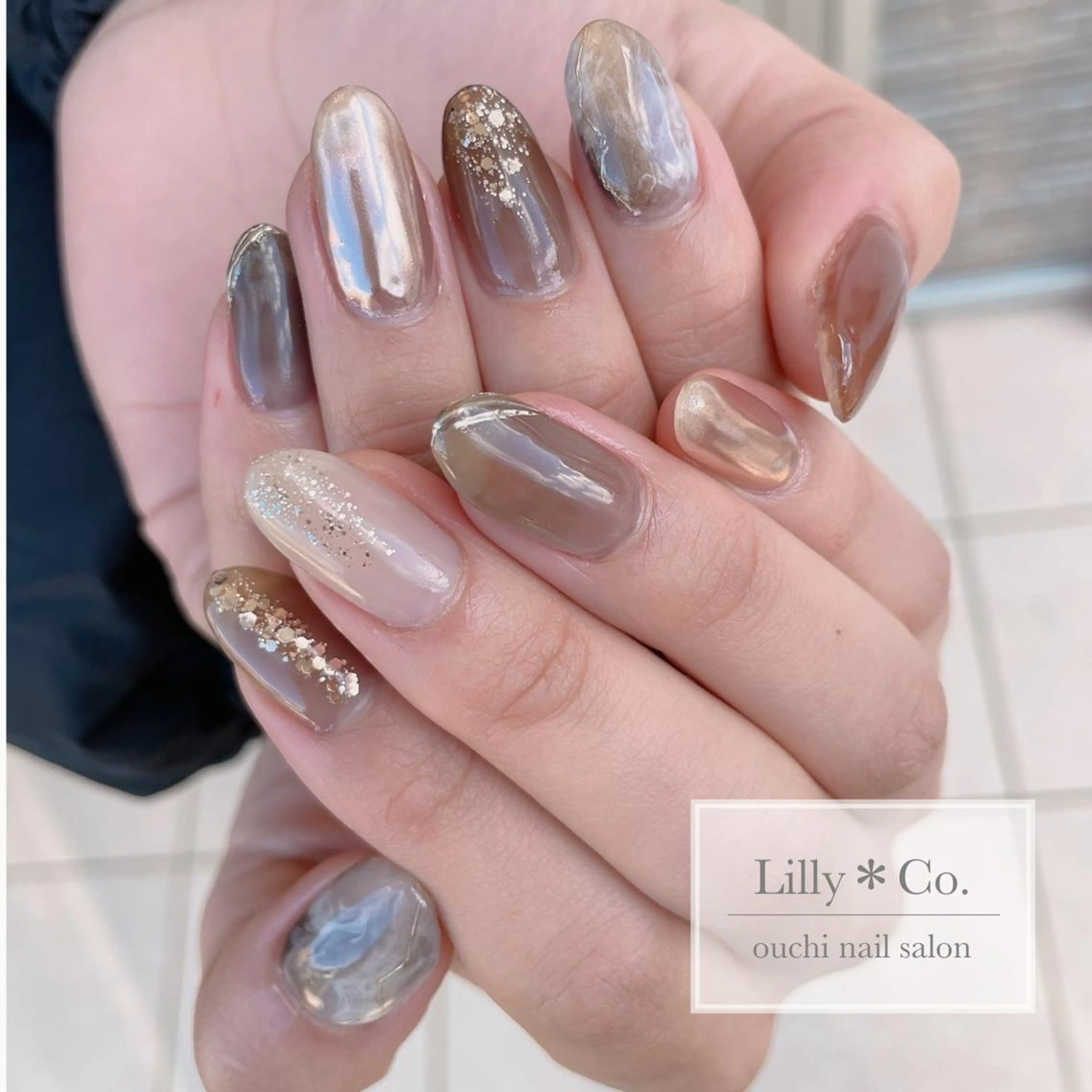 ネイル シンプルネイル ハンドネイル ハンドケア Lilly Co.のネイルデザイン