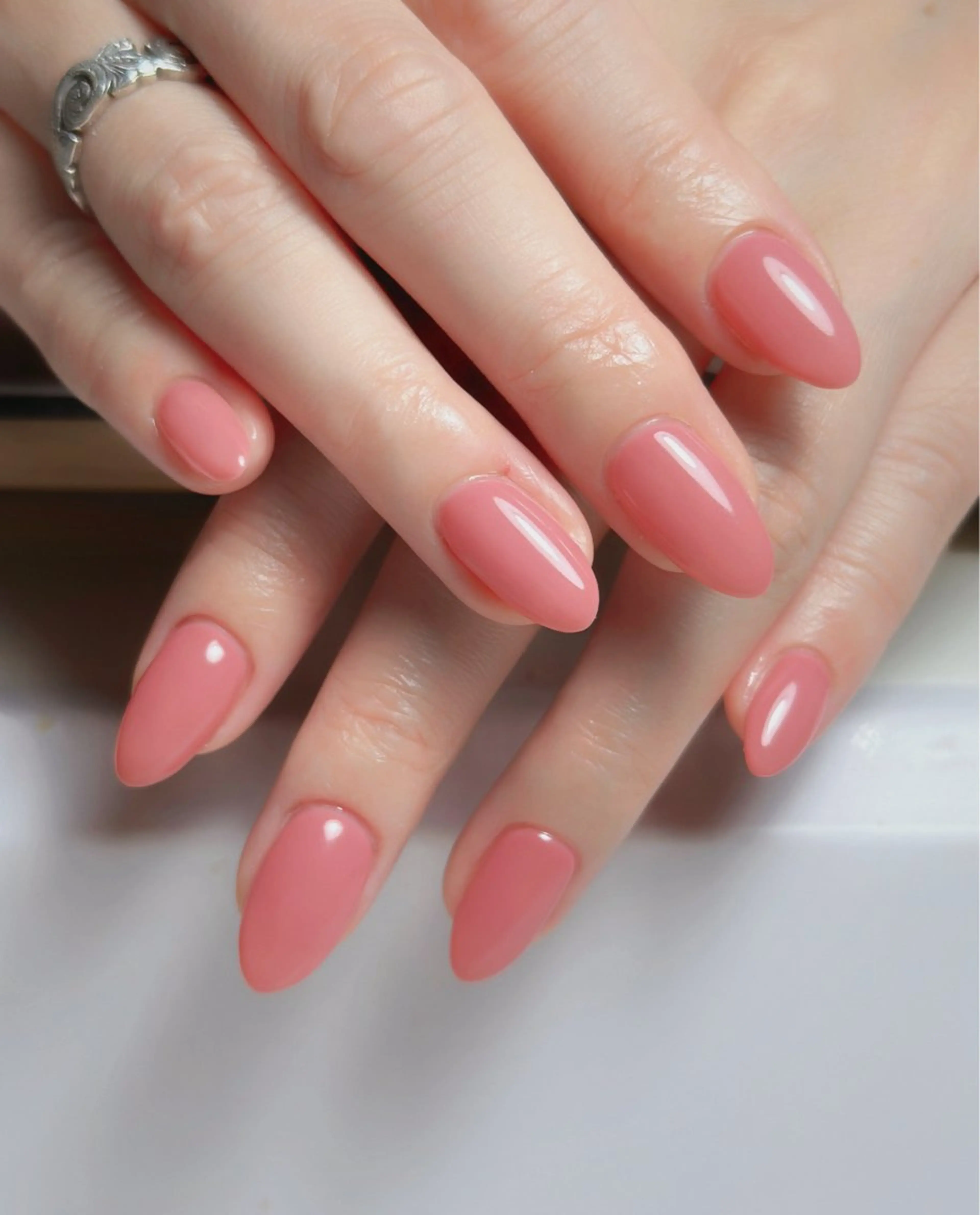 ネイル オーロラネイル 長さ出し フットネイル ラメ(グリッター) ラメグラデーション ハンドネイル 👍thumbs up nail👍のネイルデザイン