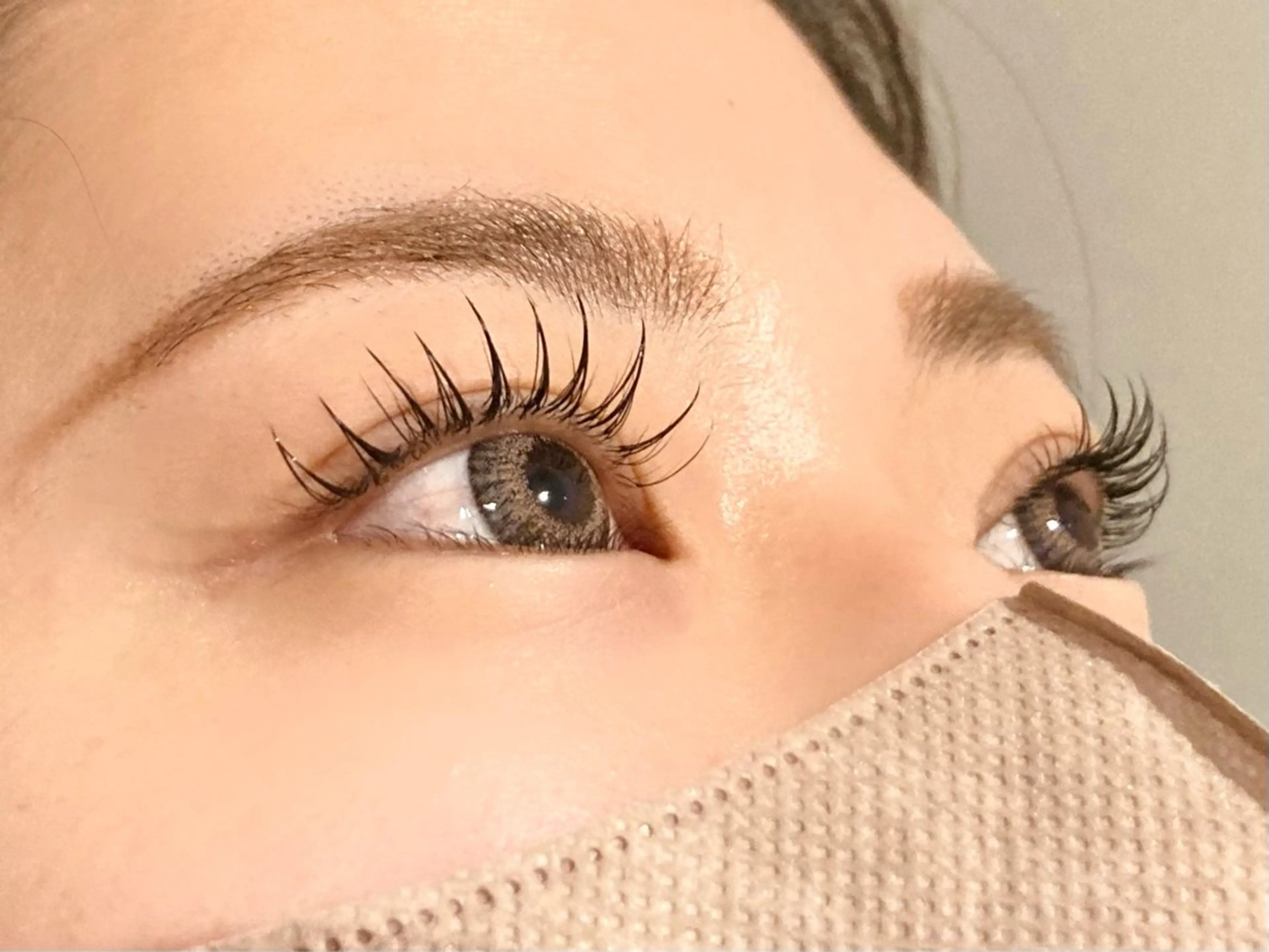 上下まつ毛エクステ　両目上100本　下20本の写真