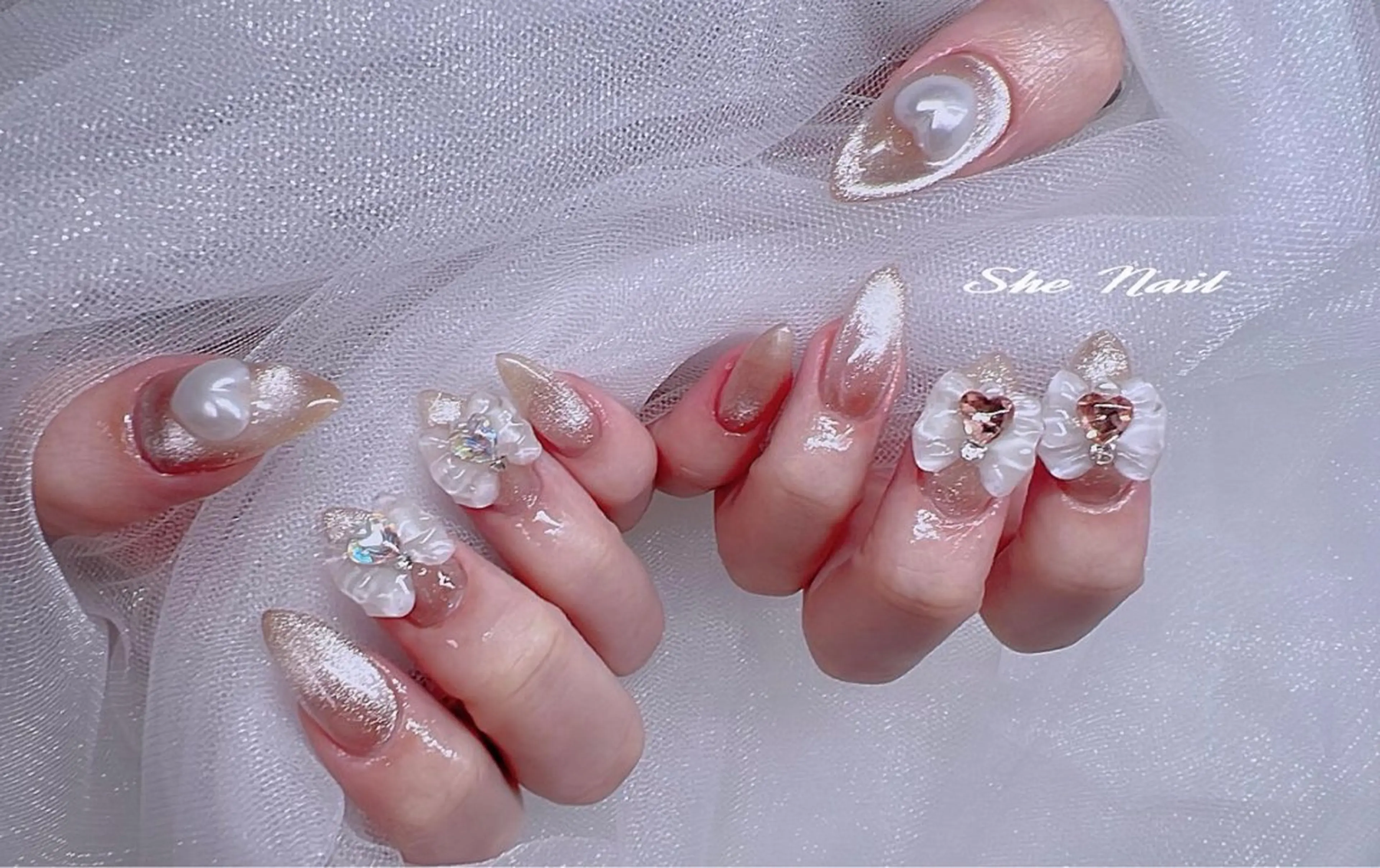 ネイル チークネイル 長さ出し フレンチネイル ガラスフレンチ キラキラネイル She   Nail所属・ISA_ BELLAのネイルデザイン