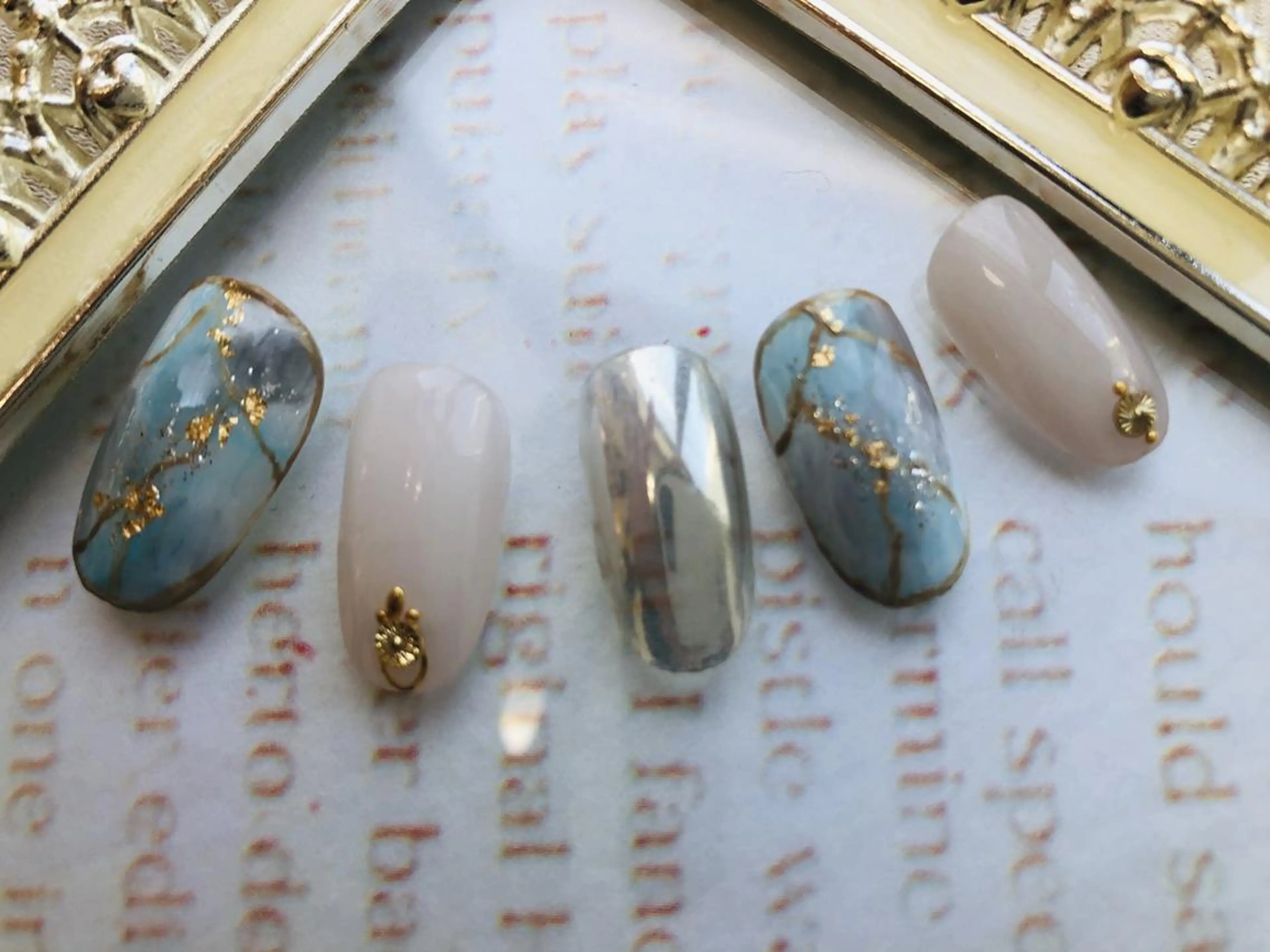 ネイル 【尾下】 ロイヤル•セラピストのネイルデザイン