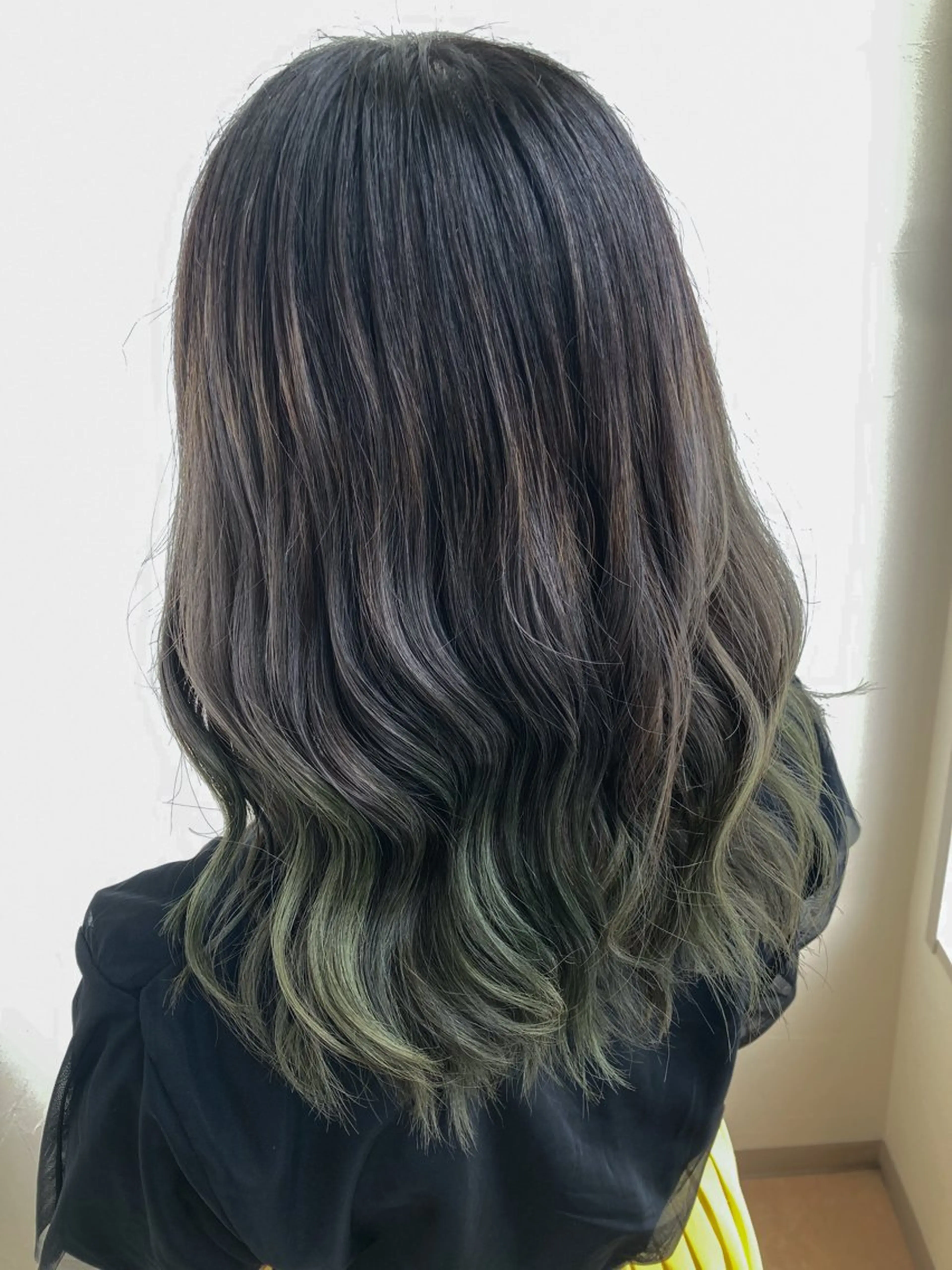 セミロング カラー グラデーションカラー Prism co所属・入澤 由亜のヘアスタイル