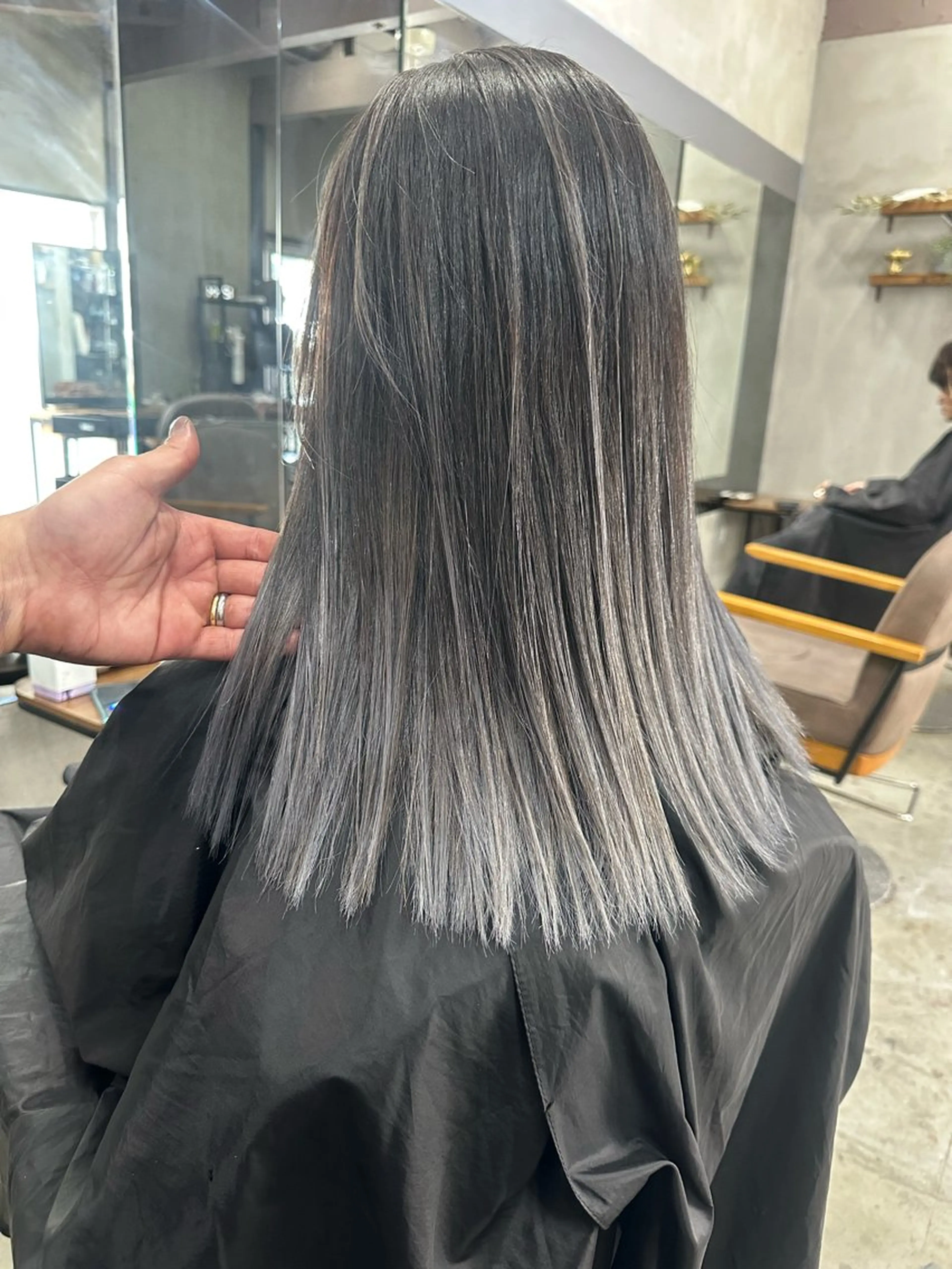 セミロング カット ヘアカラー トリートメント AiM エイム　韓国レイヤーのヘアスタイル