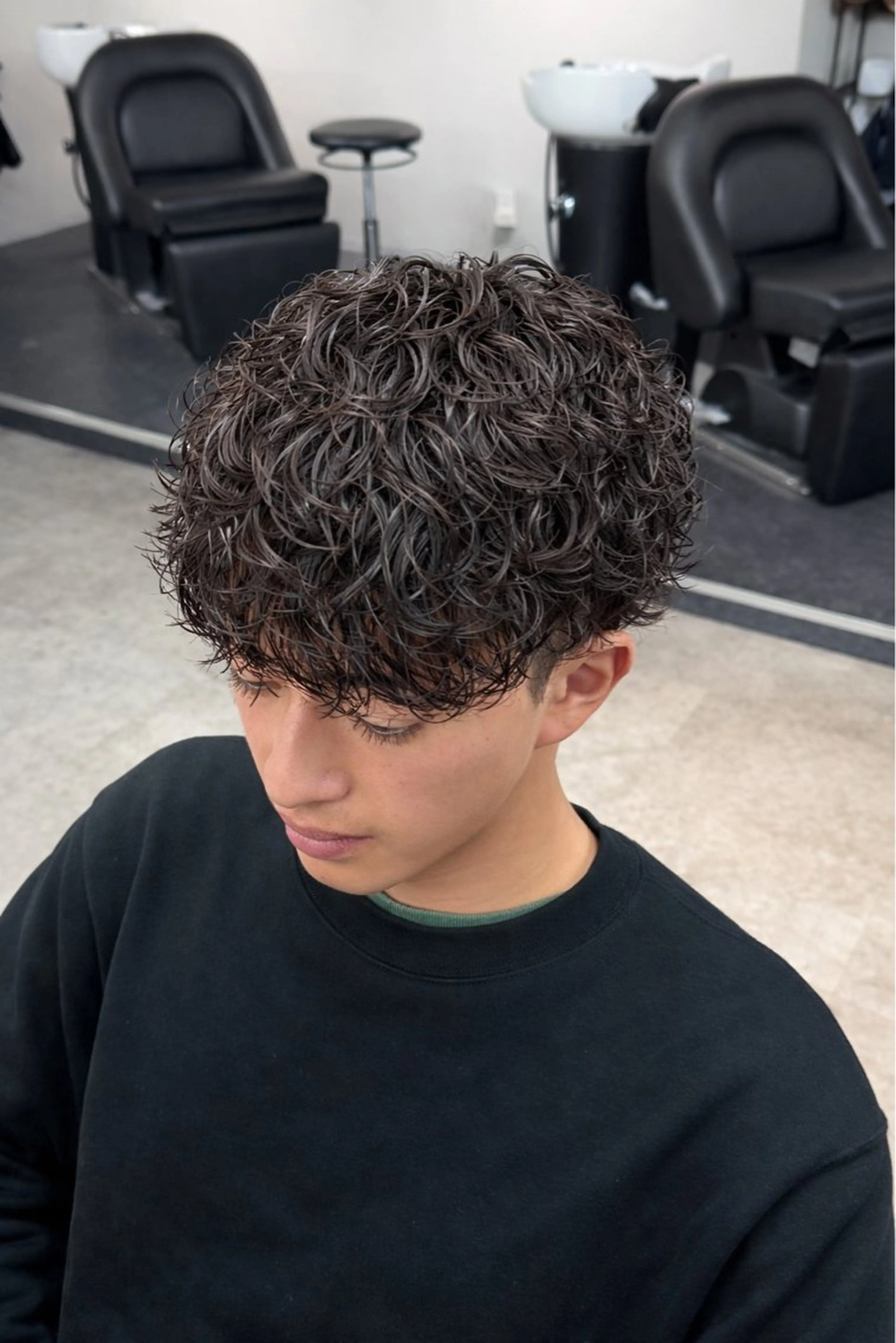 『📣学生様応援📣』　メンズカット✂️＋パーマ🌀　たくさんの未来をこれから進んでいく学生様を応援したく思い作りましたの写真