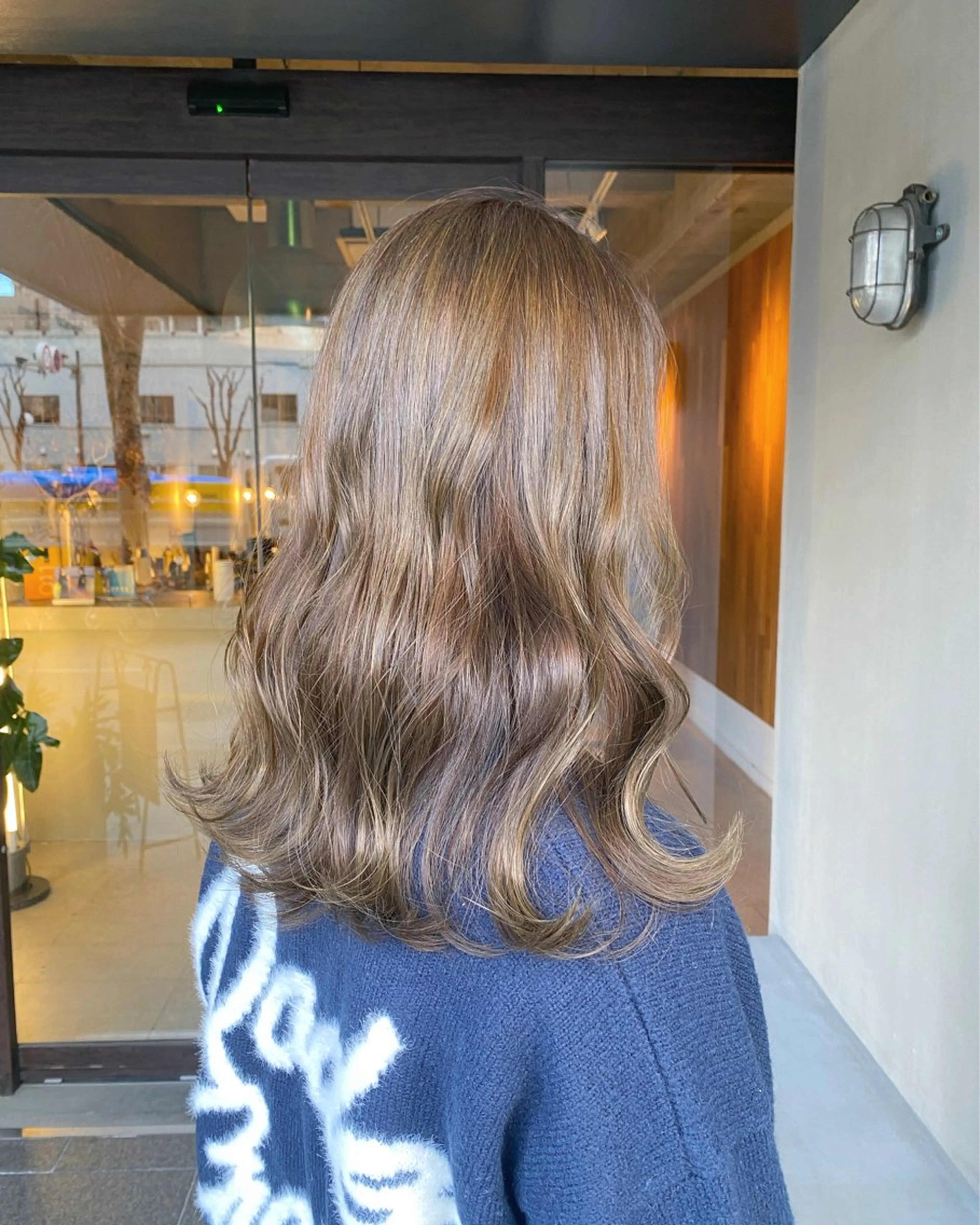 ロング カラー 石川 雅のヘアスタイル