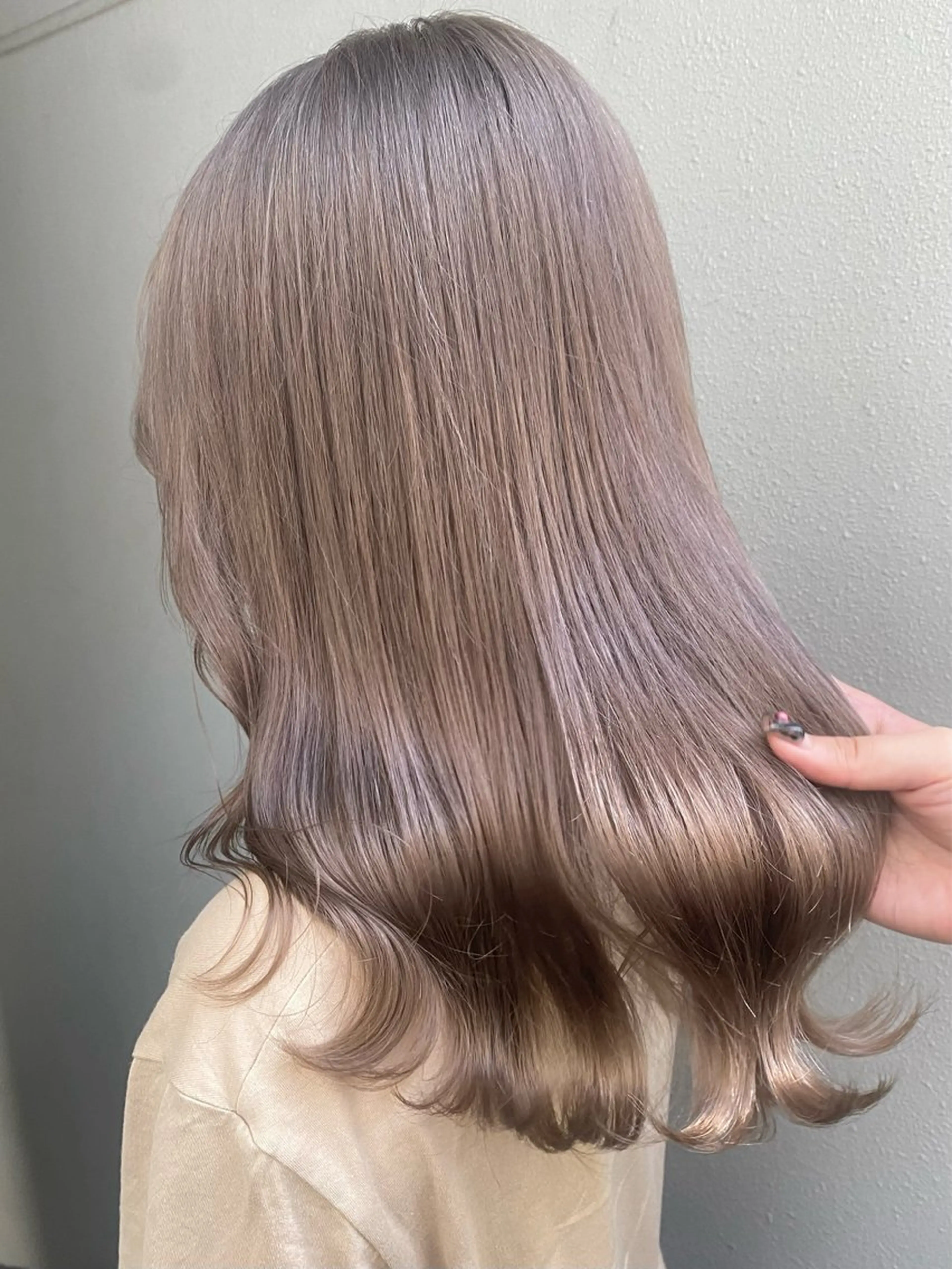 カラー ベージュカラー ブリーチ ミルクティーベージュ dot .tokyo所属・中村 彩夏のヘアスタイル