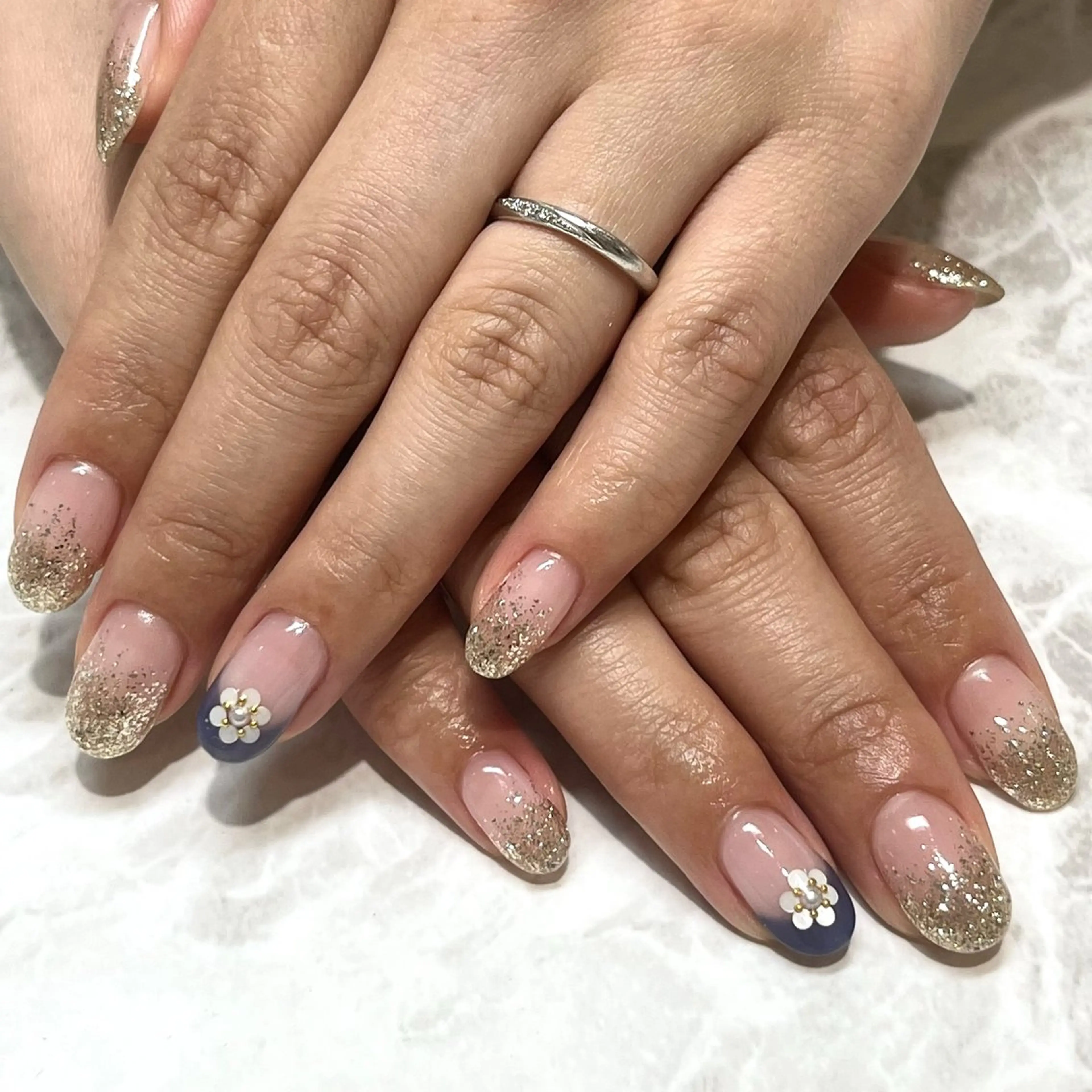 ネイル ハンドネイル 志形 彩音のネイルデザイン