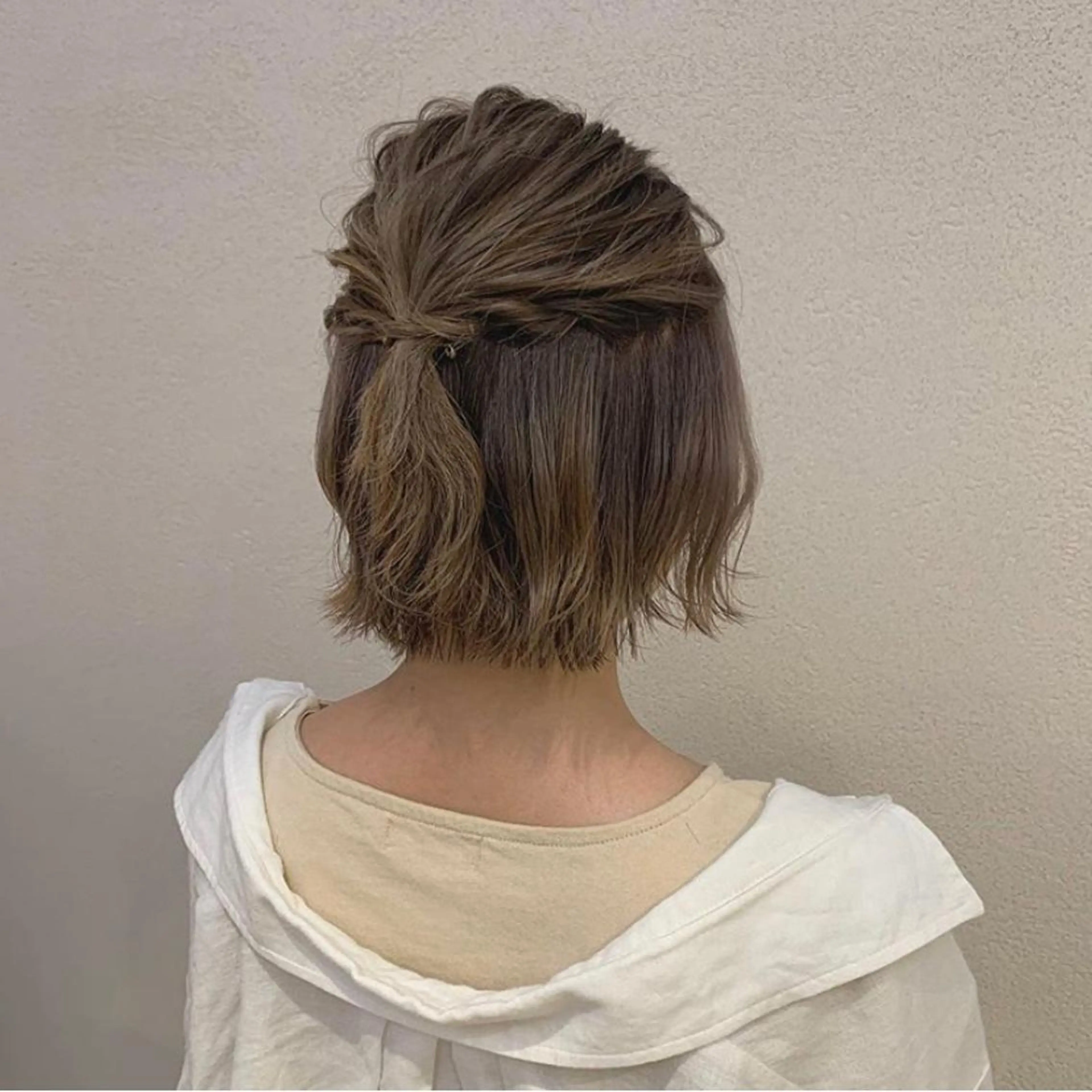 ショート カラー ヘアアレンジ ハーフアップ ボブ 髪質改善ストレート/ 東徳嶺 みくのヘアスタイル