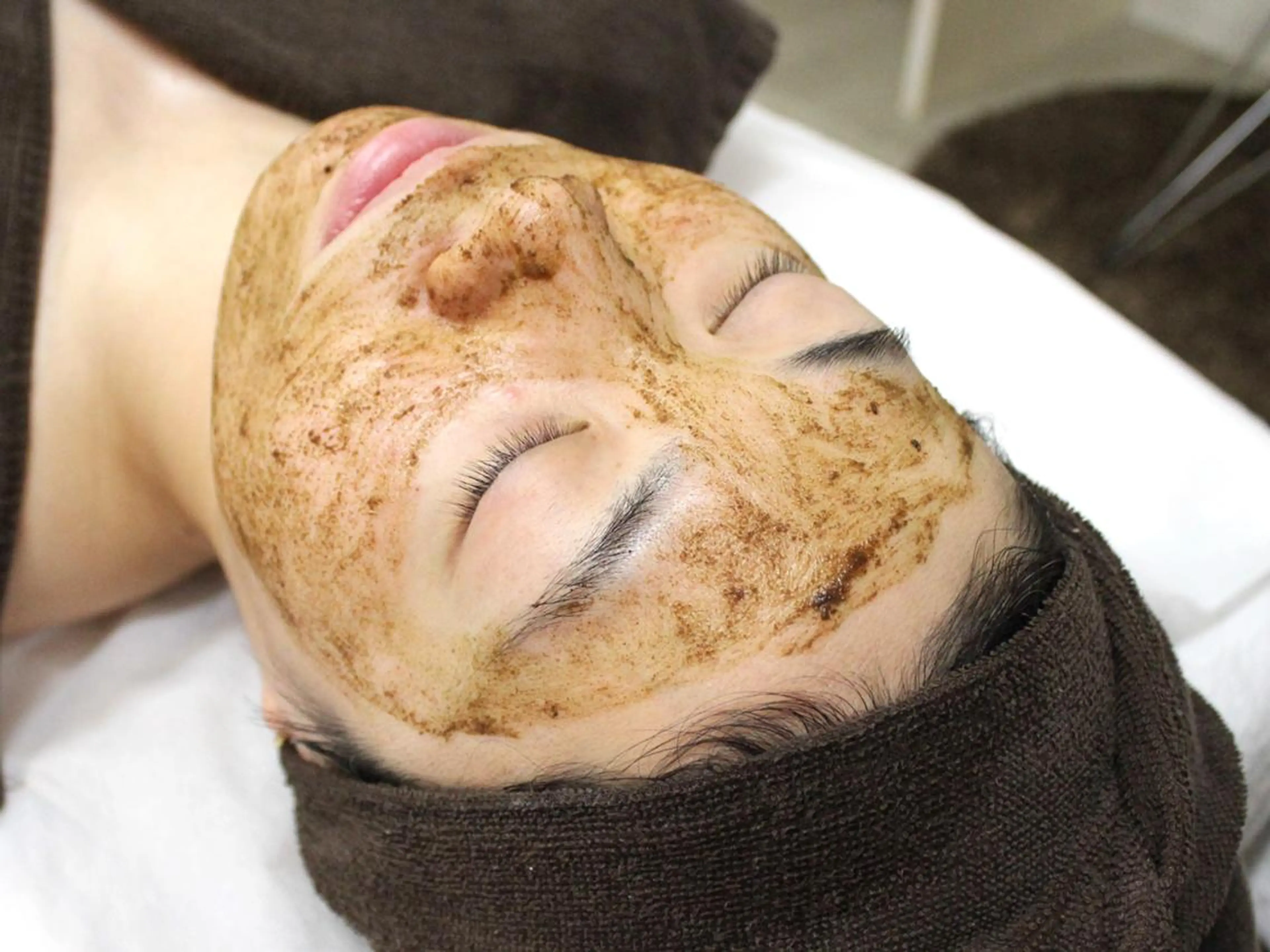 【剥離なし🎵ハーブピーリング】乾燥肌やアトピーを和らげる💛優しい漢方と幹細胞エキスによる敏感肌のためのピーリングケアの写真