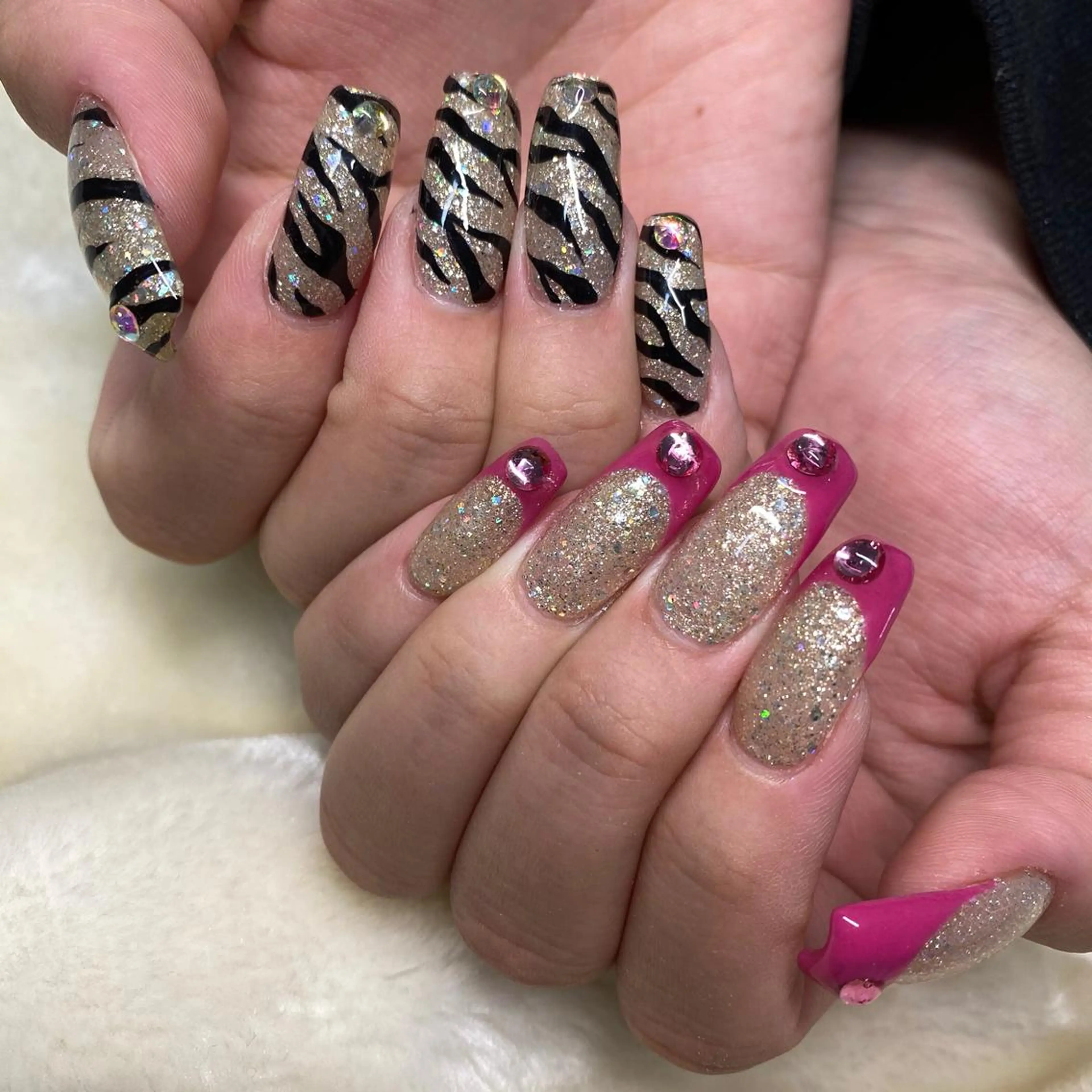 ネイル Beauty Salon amour所属・Seven's / NANAのネイルデザイン