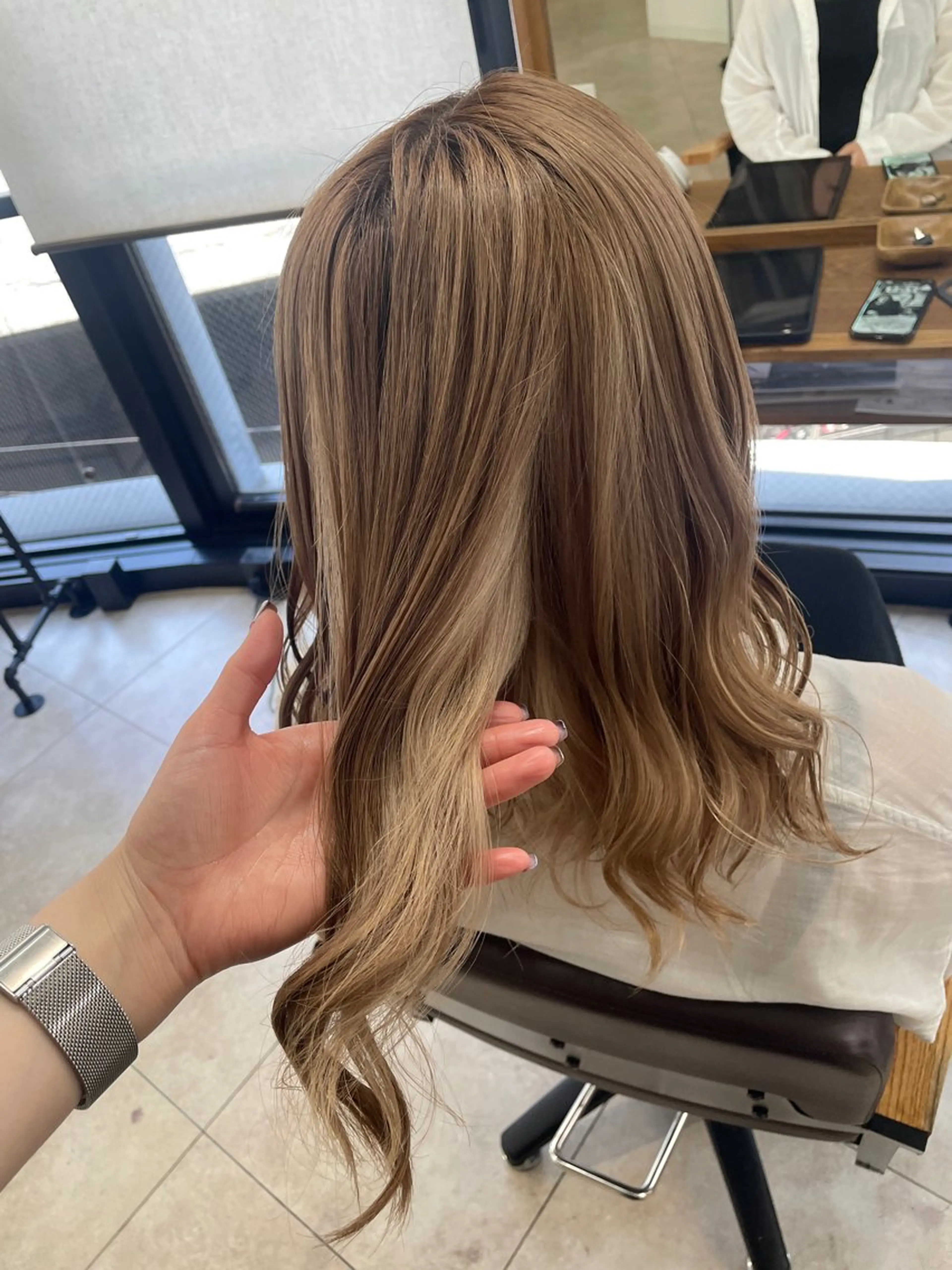 セミロング コトネ🫧 韓国風レイヤーカットのヘアスタイル