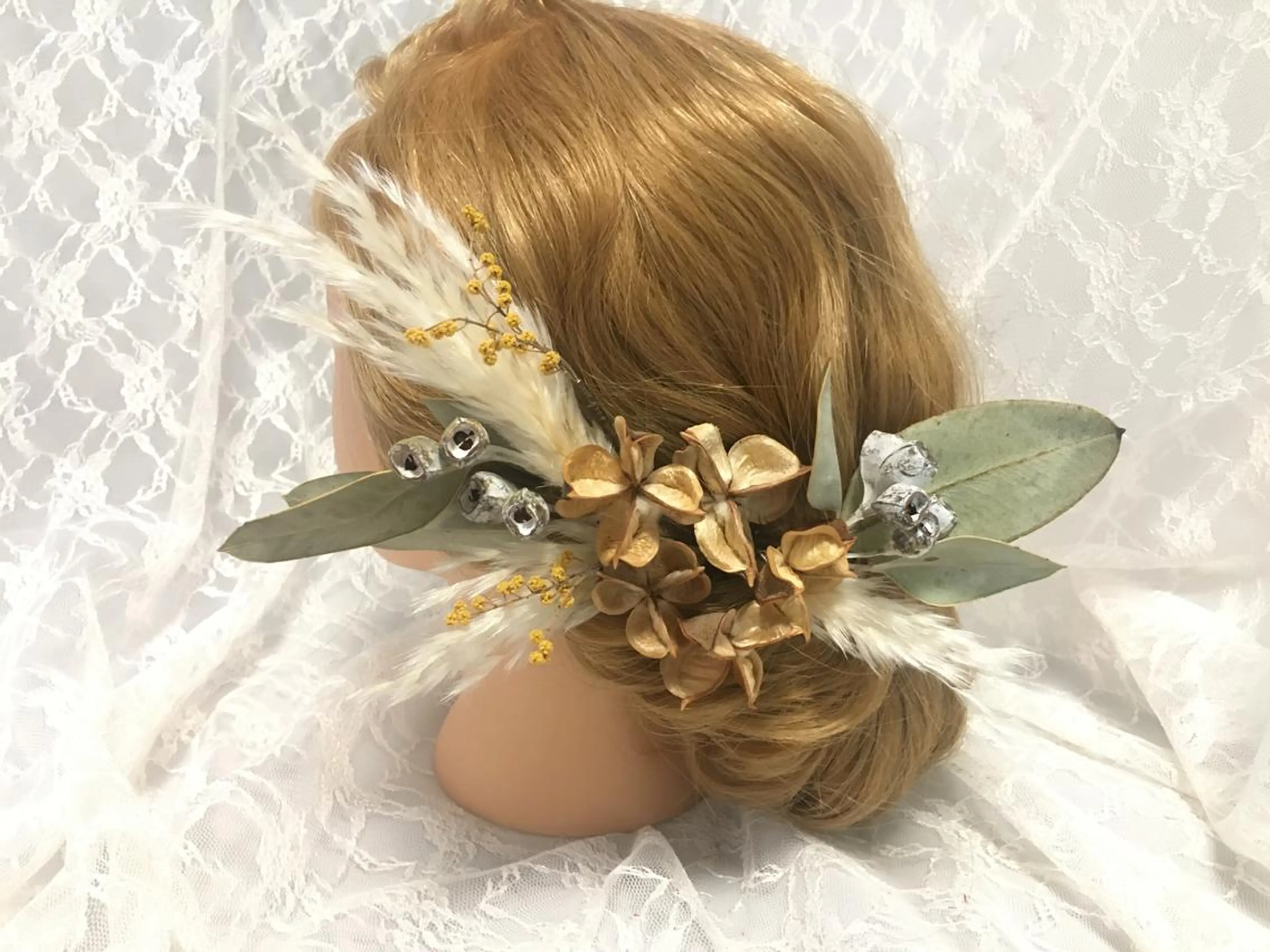 ヘアアレンジ セミロング 成人式 結婚式・ブライダル 卒業式のヘアスタイル 髪飾り ヘアアンドメイクムタ 新居のヘアスタイル