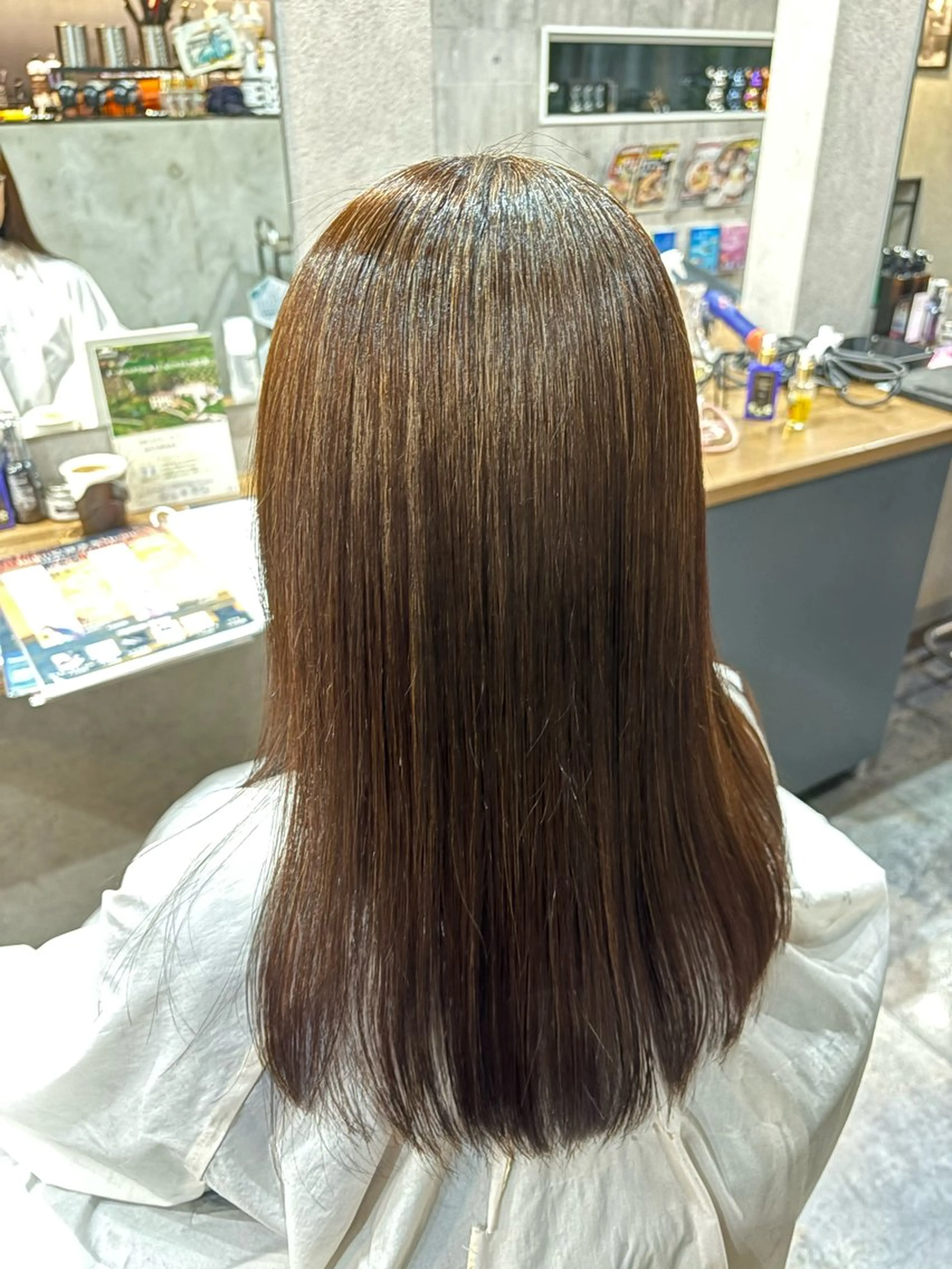 セミロング ヘアカラー 矢野 夢果のヘアスタイル