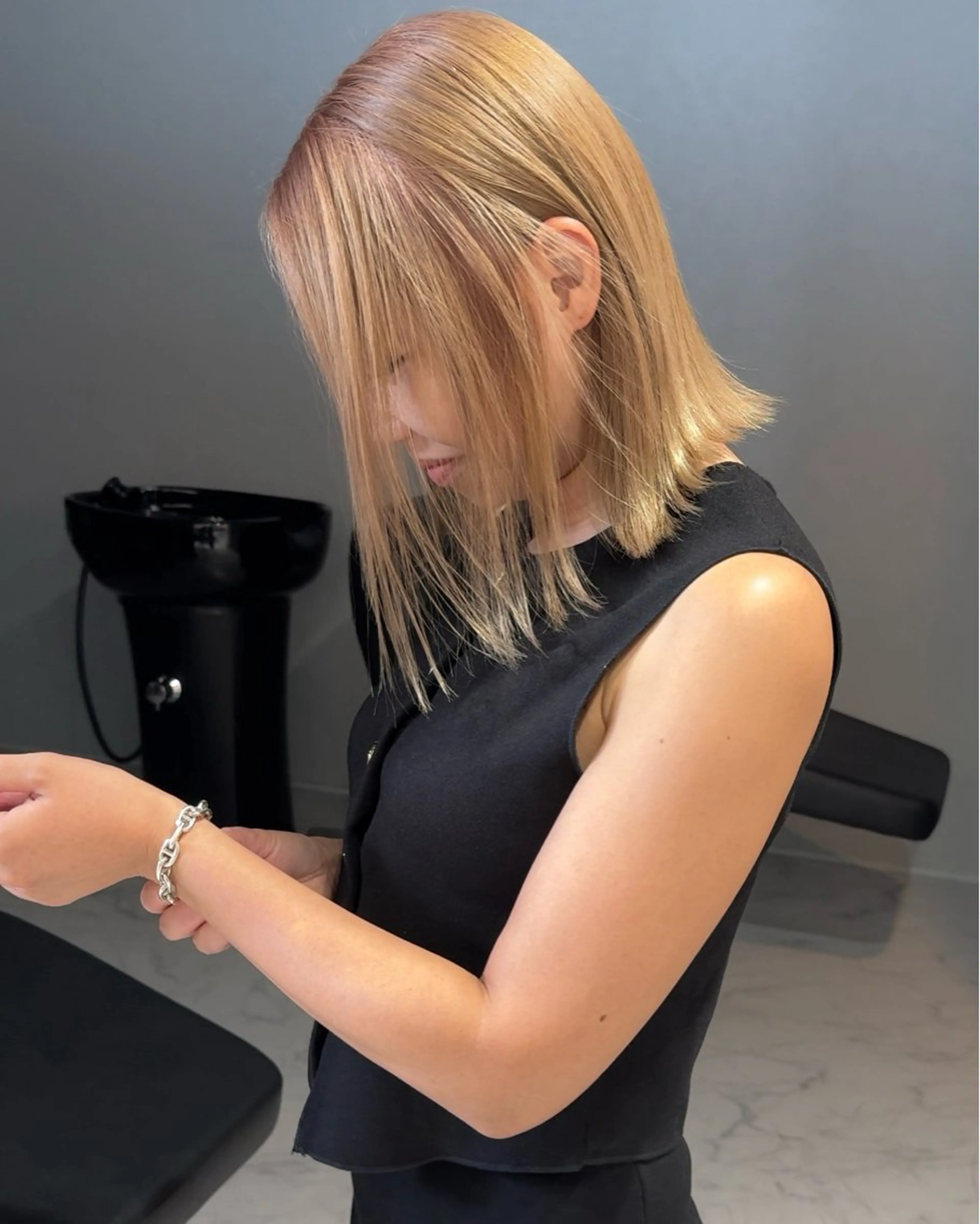 ショート カラー ヘアアレンジ バレイヤージュ ブリーチ ハイライトカラー ハイトーンカラー ハイライト カット ヘアカラー トリートメント アンドウ ユウ/ レイヤーカット/韓国のヘアスタイル